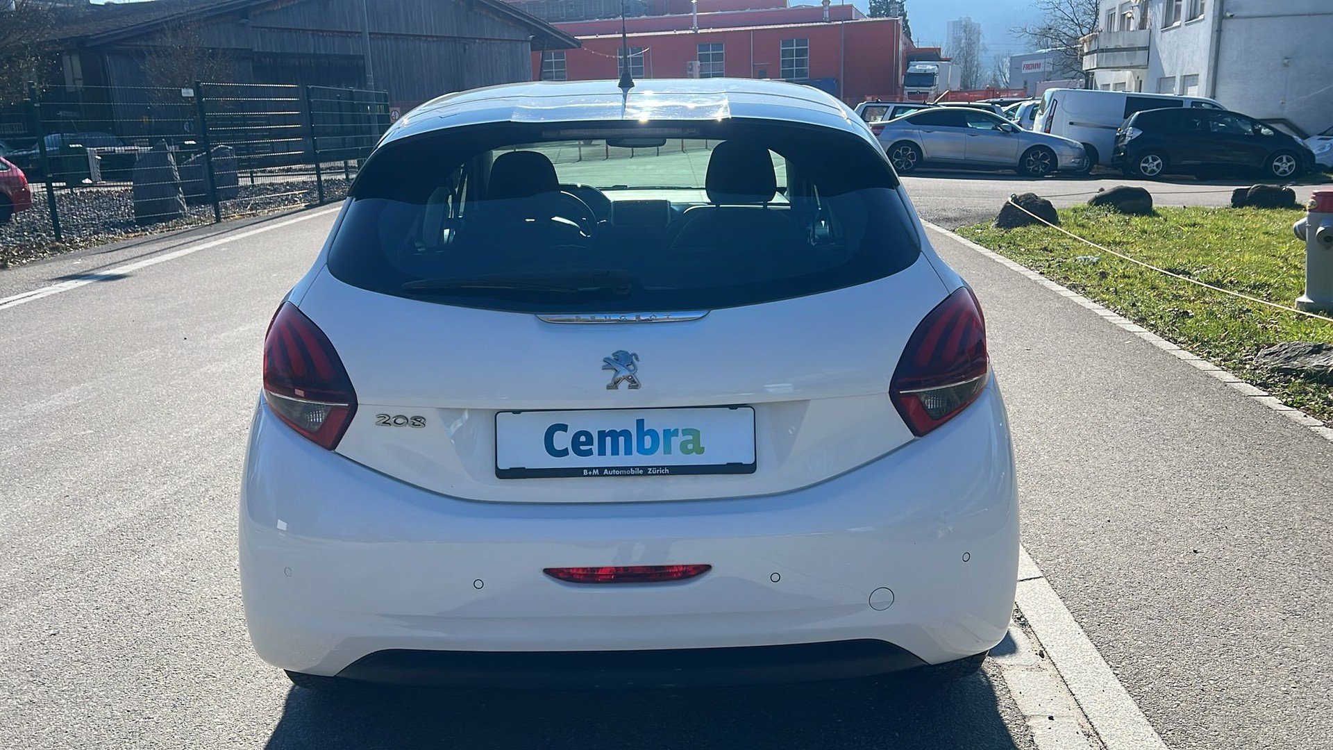 PEUGEOT 208 1.2 e-VTI Style EGS5-image-7