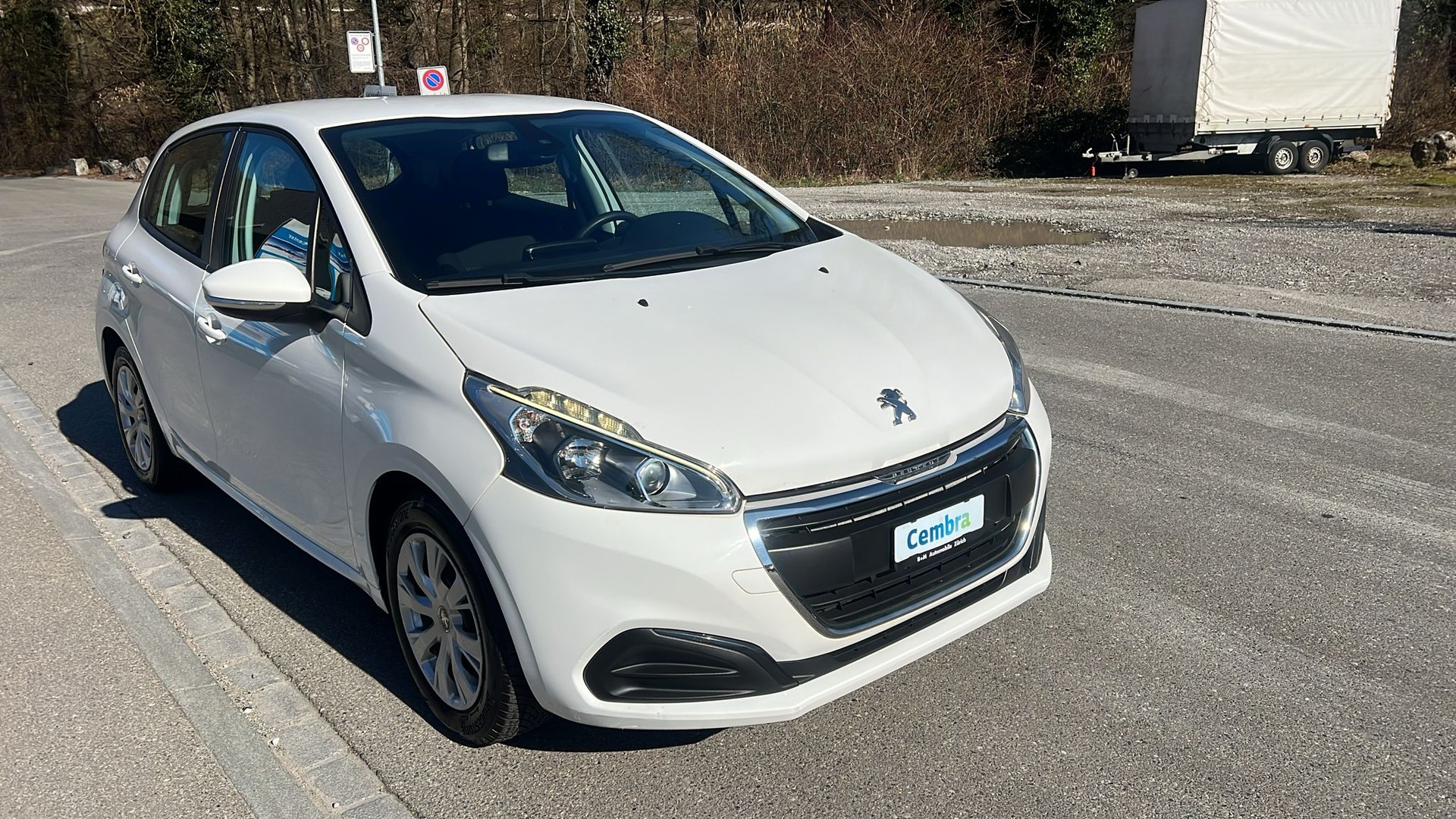 PEUGEOT 208 1.2 e-VTI Style EGS5-image-2