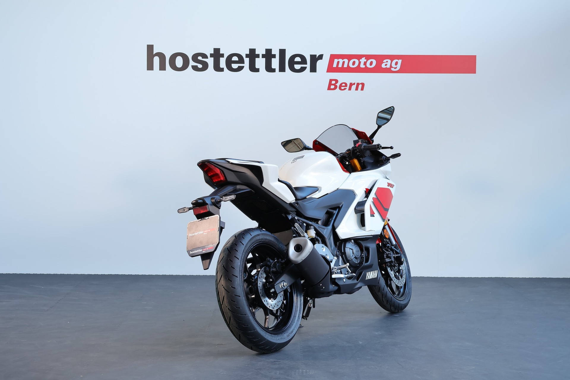 YAMAHA R3 70th Anniversary-showroom-element-2