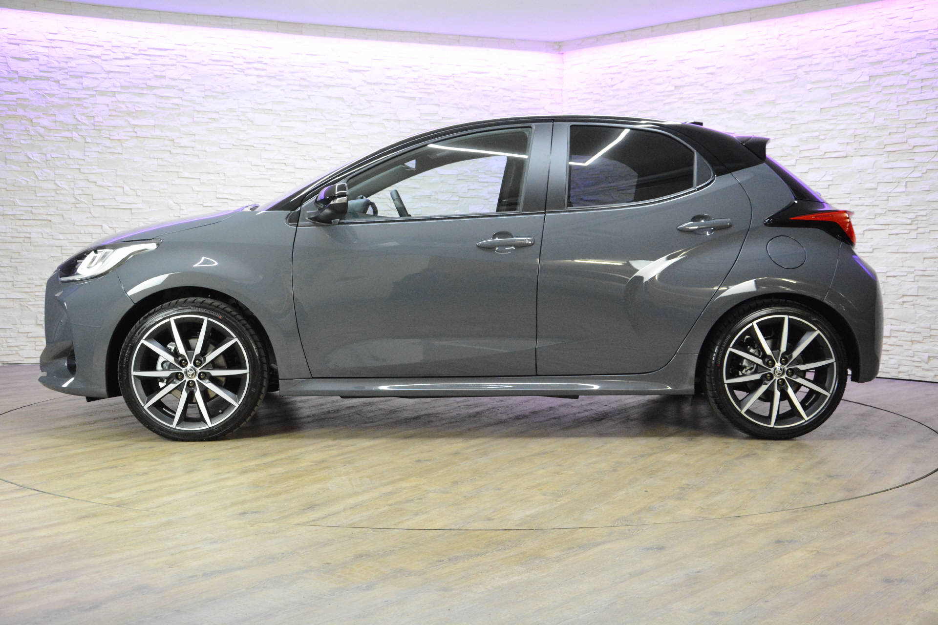 TOYOTA Yaris 1.5 VVT-i HSD GR Sport-image-2