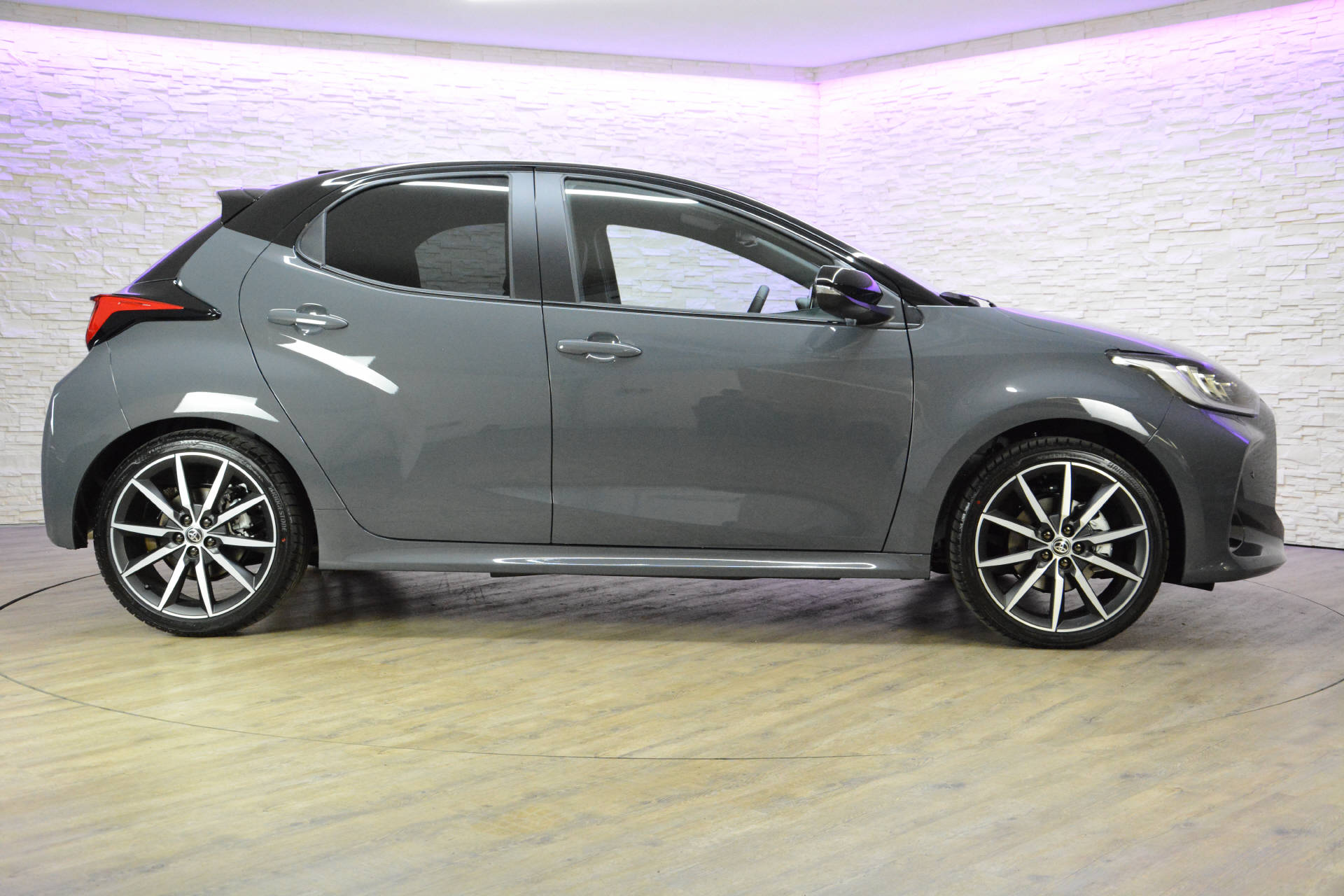 TOYOTA Yaris 1.5 VVT-i HSD GR Sport-image-3
