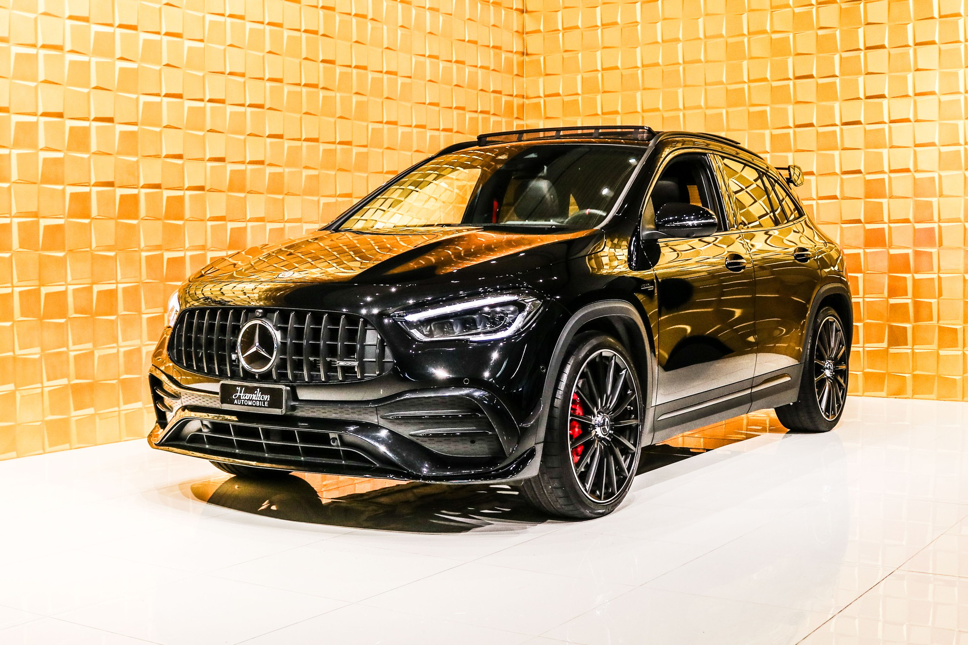 MERCEDES-BENZ GLA 35 AMG 8G-Speedshift DCT 4Matic-image-3