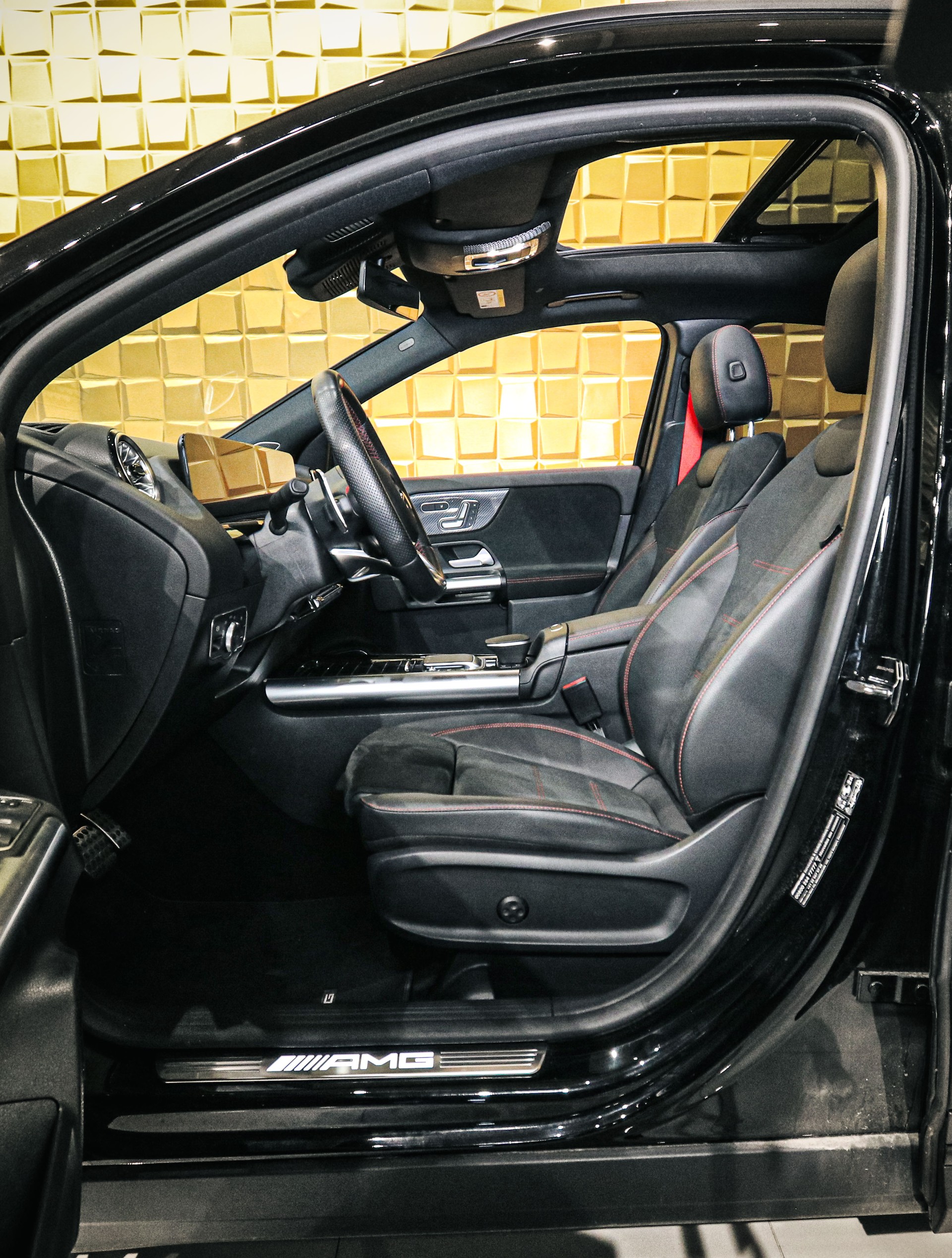 MERCEDES-BENZ GLA 35 AMG 8G-Speedshift DCT 4Matic-image-10
