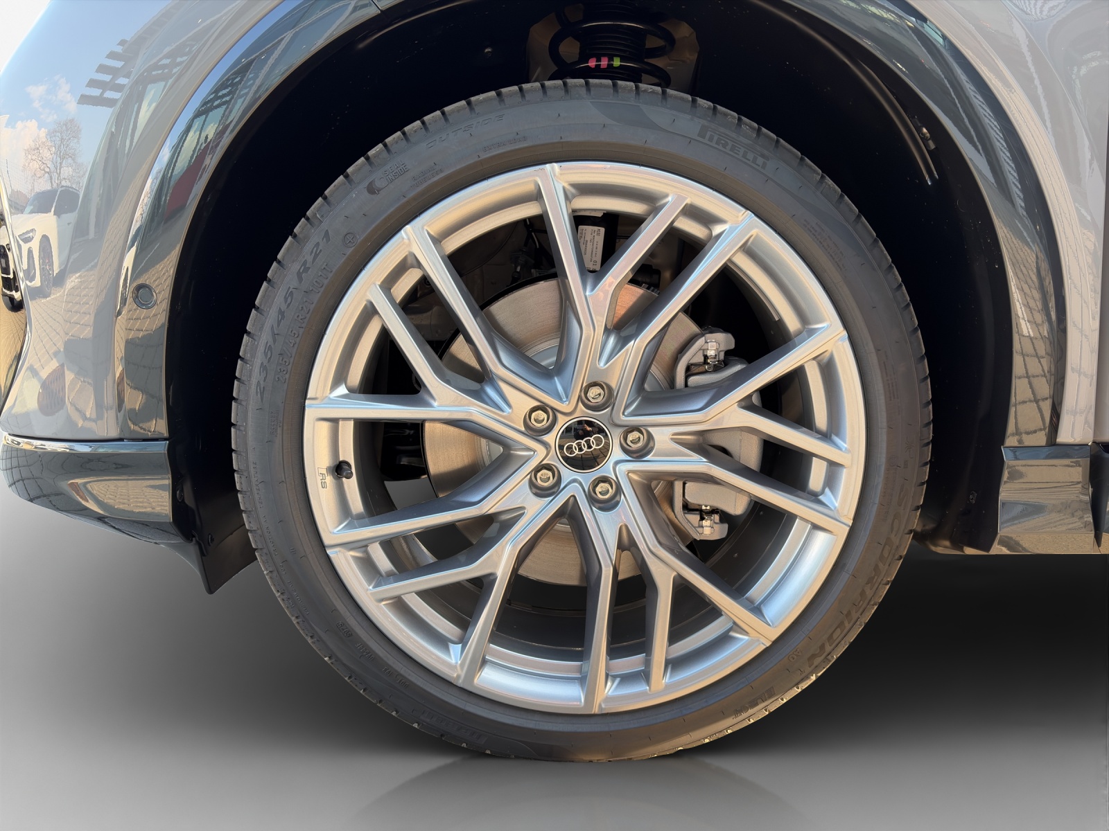 AUDI Q4 e-tron 45 Edition Swiss Ski quattro-image-14