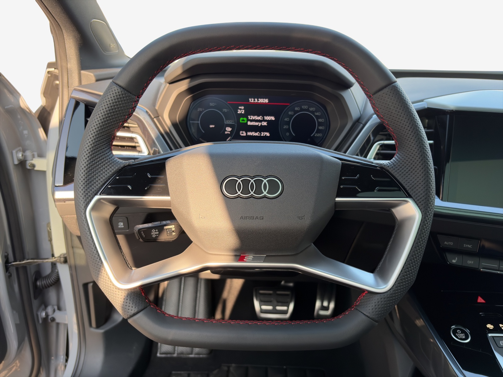 AUDI Q4 e-tron 45 Edition Swiss Ski quattro-image-9