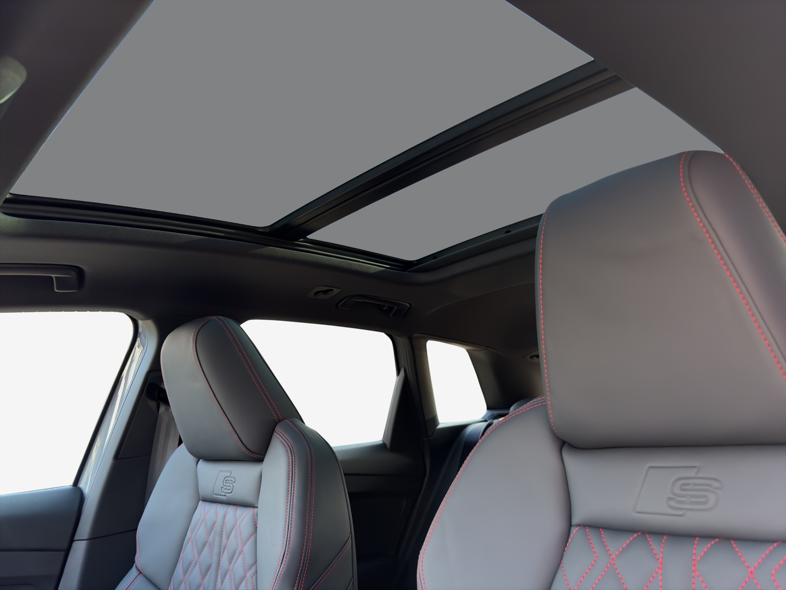 AUDI Q4 e-tron 45 Edition Swiss Ski quattro-image-15