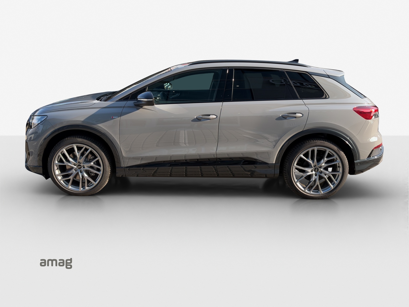 AUDI Q4 e-tron 45 Edition Swiss Ski quattro-image-1