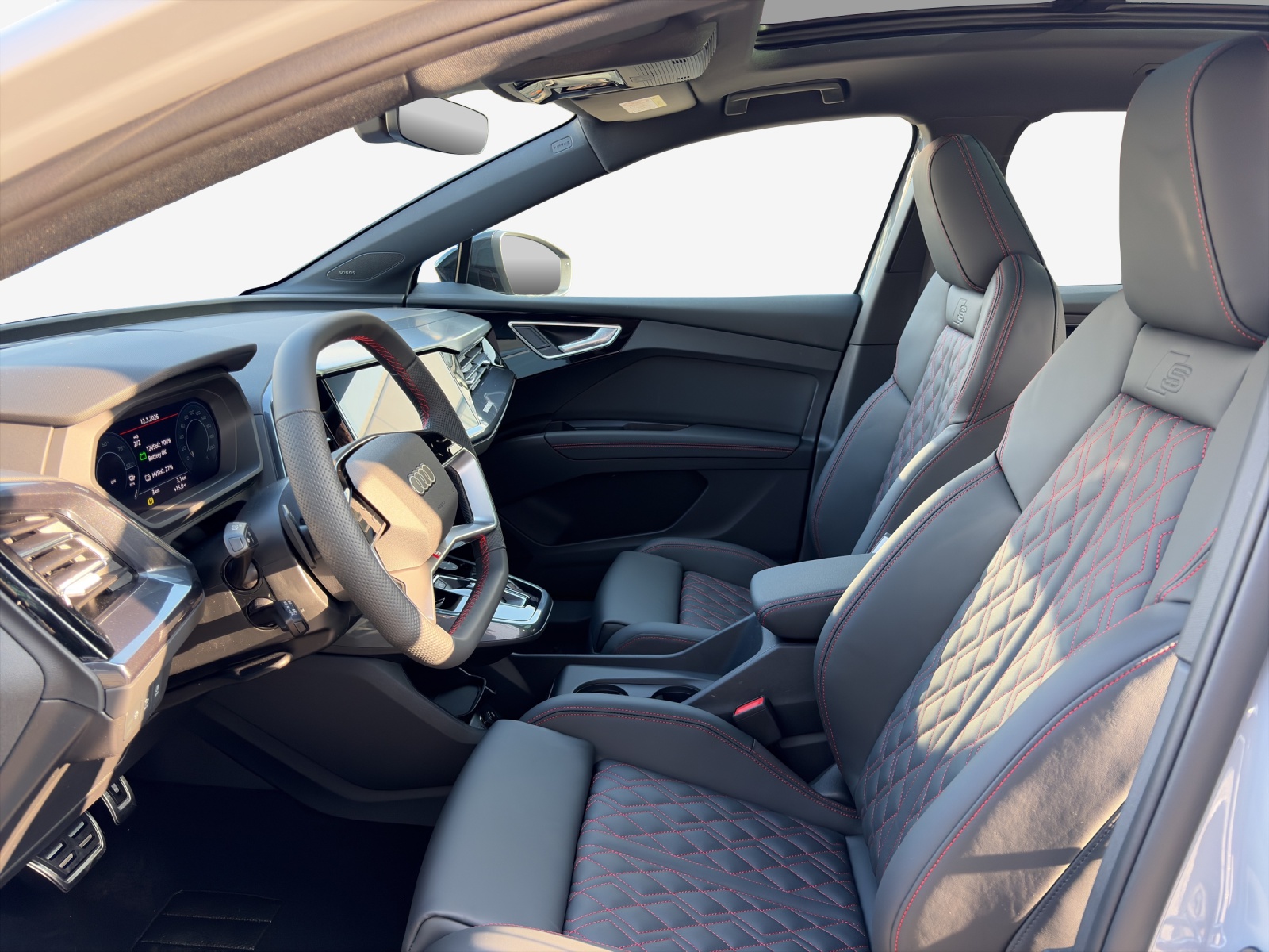 AUDI Q4 e-tron 45 Edition Swiss Ski quattro-image-7