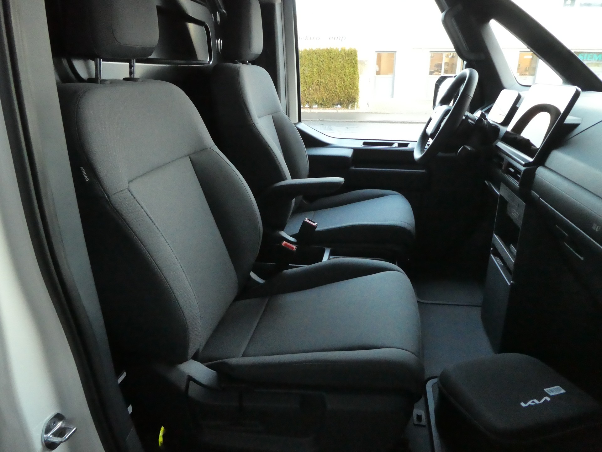 KIA Cargo Plus L2H1 51.5 kWh-image-11