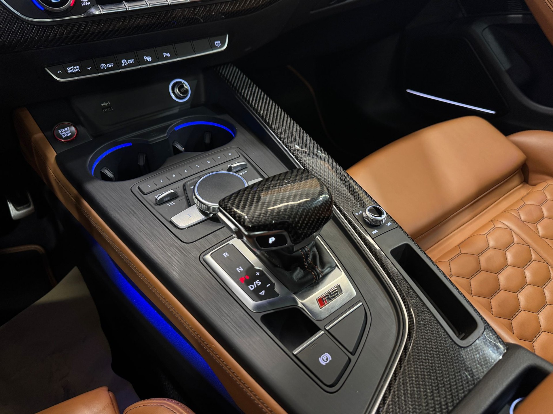 AUDI RS5 Coupé 2.9 TFSI quattro tiptronic *CH*-image-9