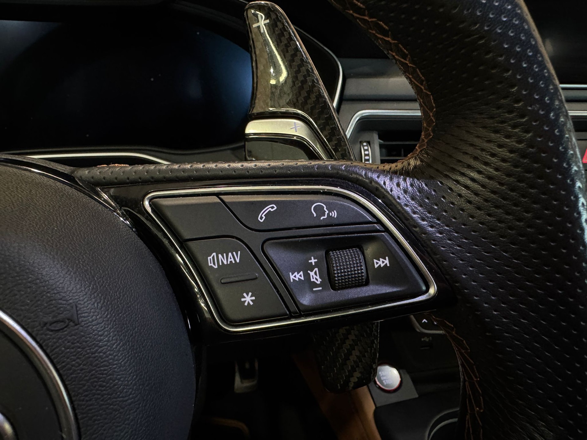 AUDI RS5 Coupé 2.9 TFSI quattro tiptronic *CH*-image-19