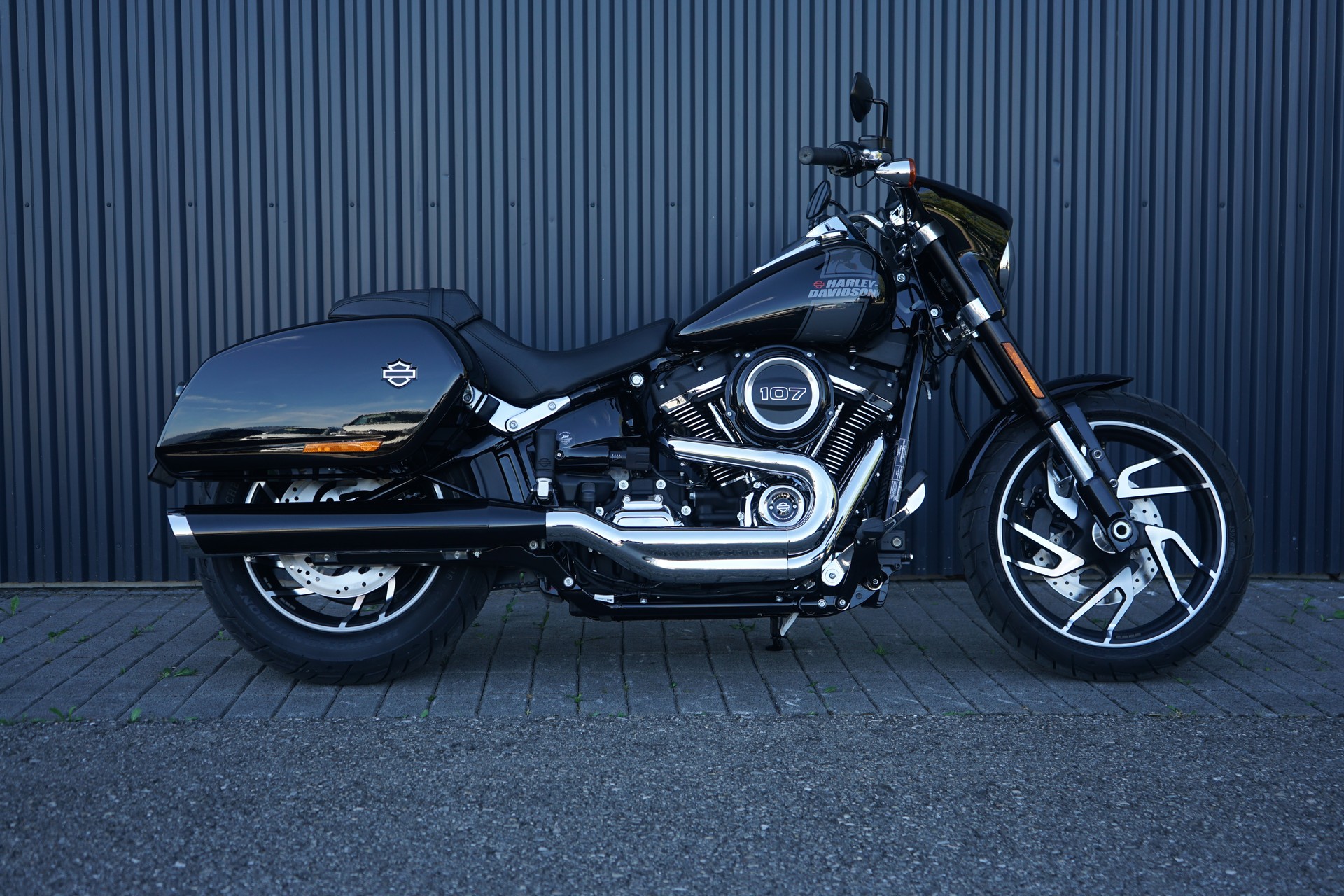 HARLEY-DAVIDSON FLSB Sport Glide Deluxe 107