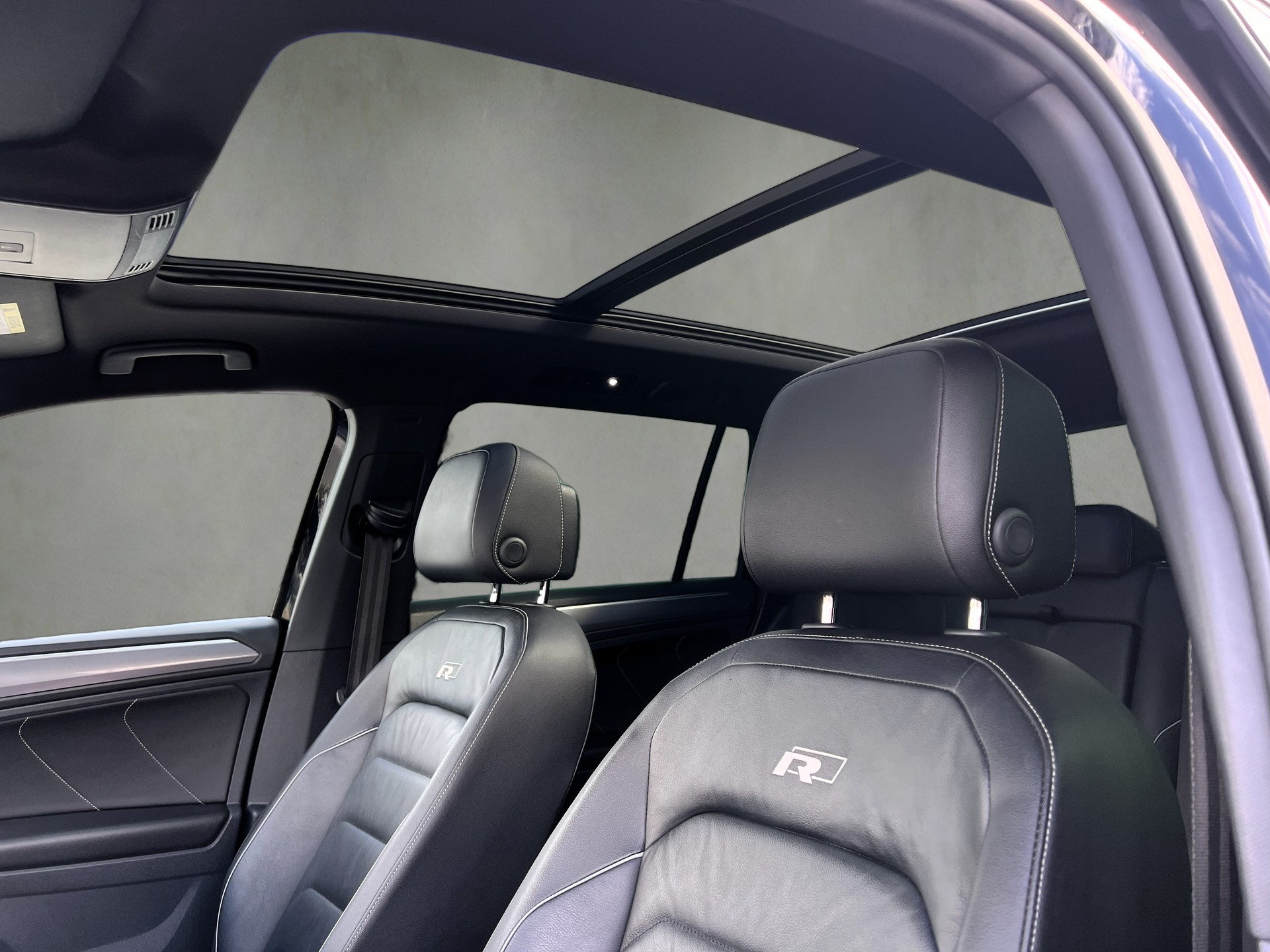 VW Tiguan 2.0 TDI SCR R-Line 4Motion DSG-image-22