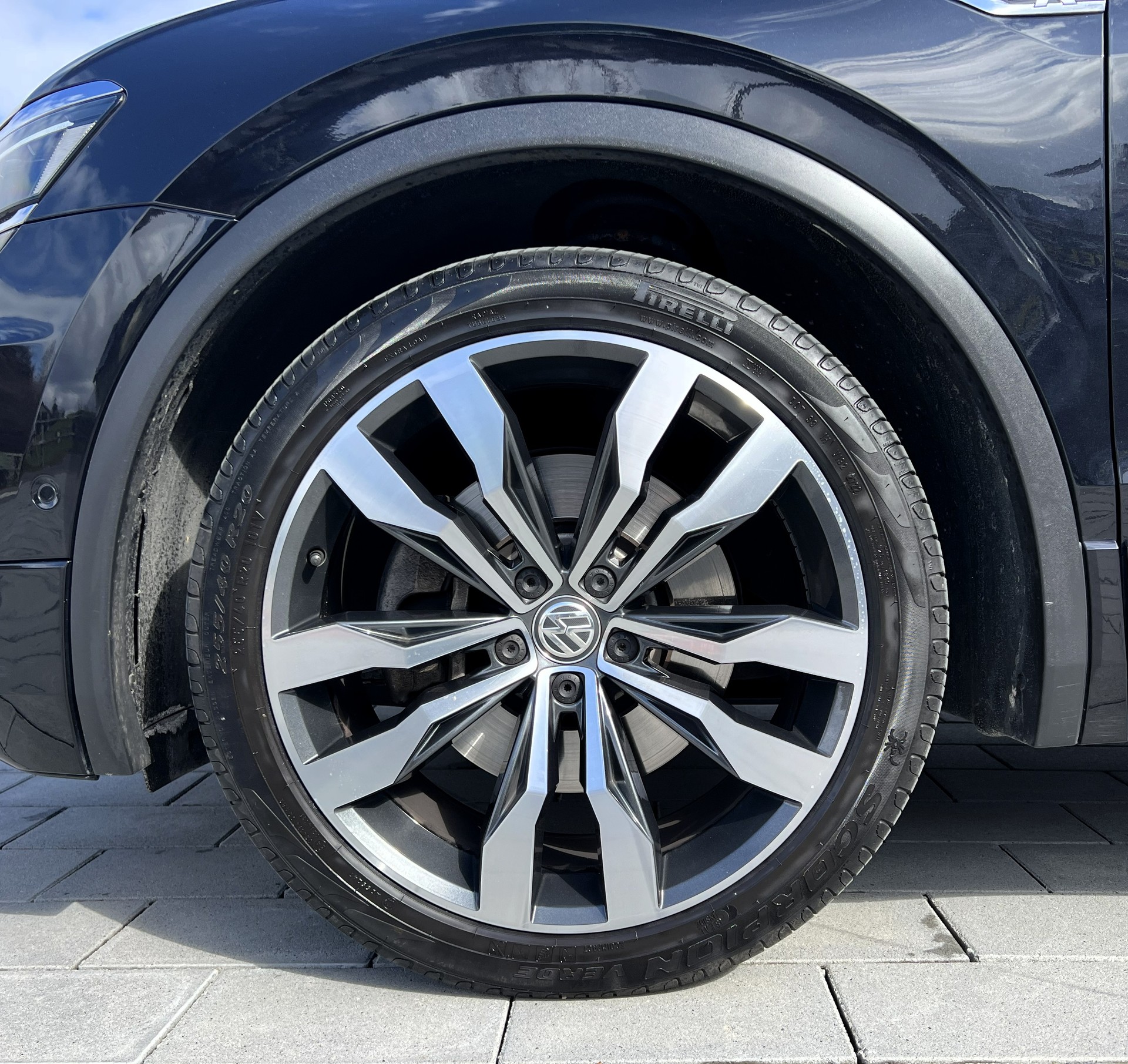 VW Tiguan 2.0 TDI SCR R-Line 4Motion DSG-image-11