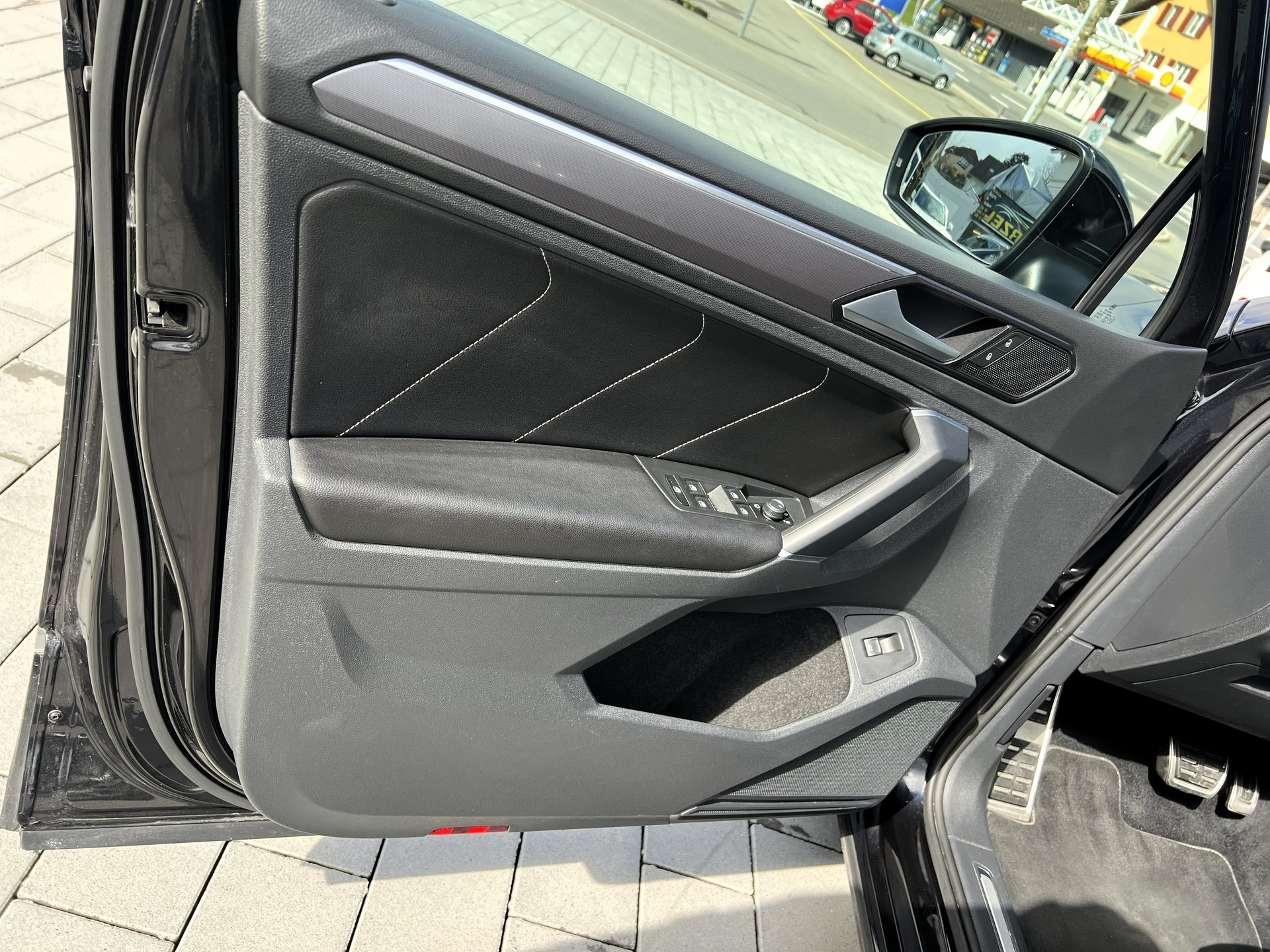 VW Tiguan 2.0 TDI SCR R-Line 4Motion DSG-image-17