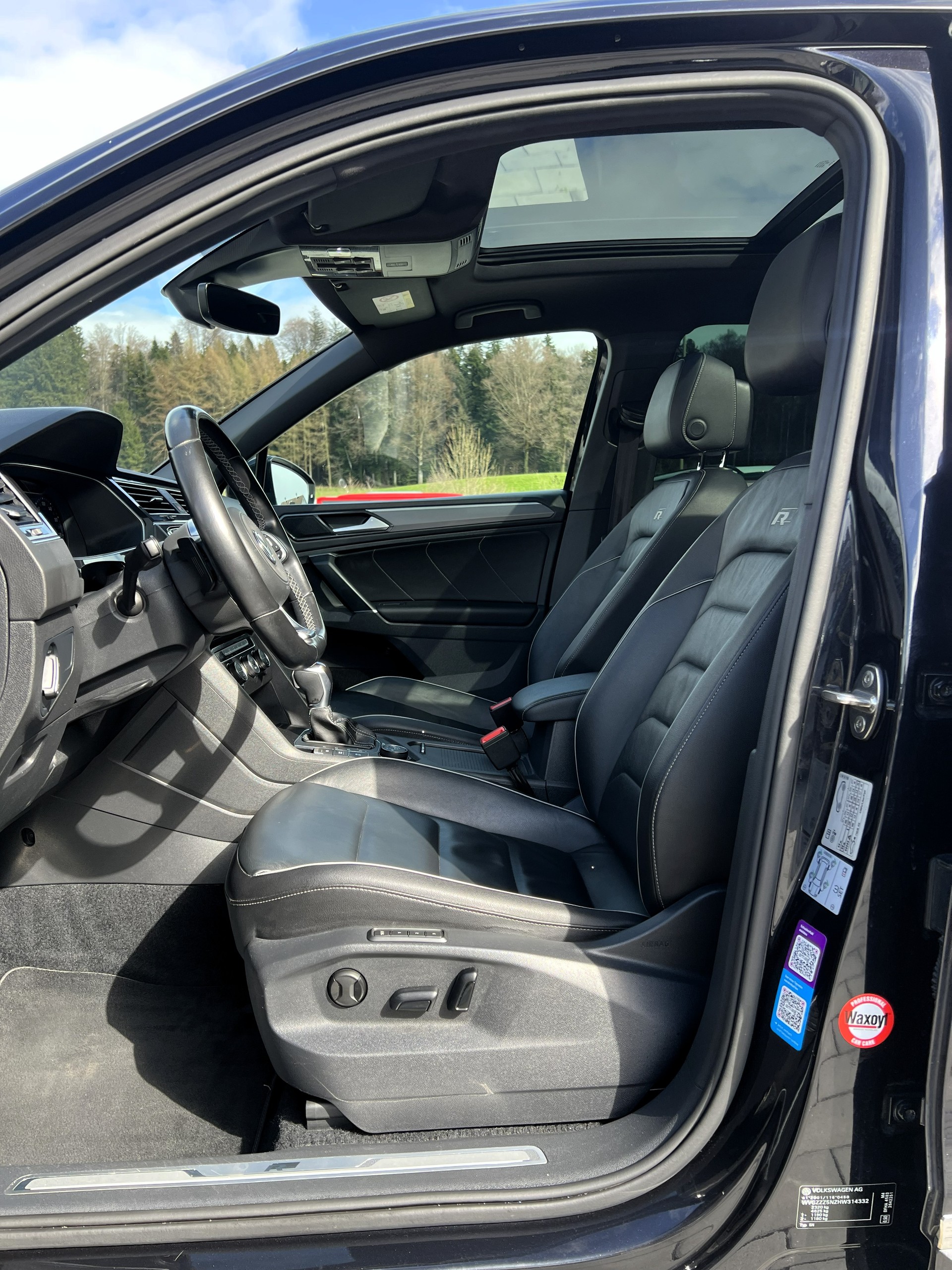 VW Tiguan 2.0 TDI SCR R-Line 4Motion DSG-image-19