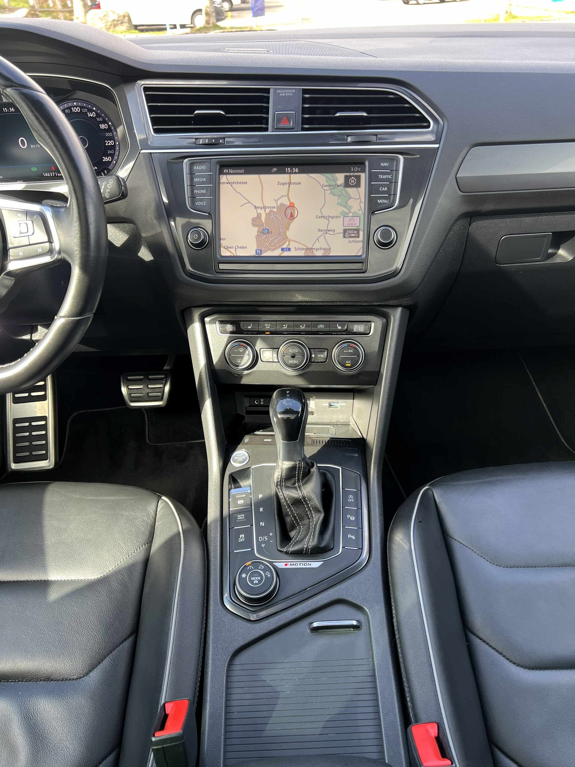 VW Tiguan 2.0 TDI SCR R-Line 4Motion DSG-image-23