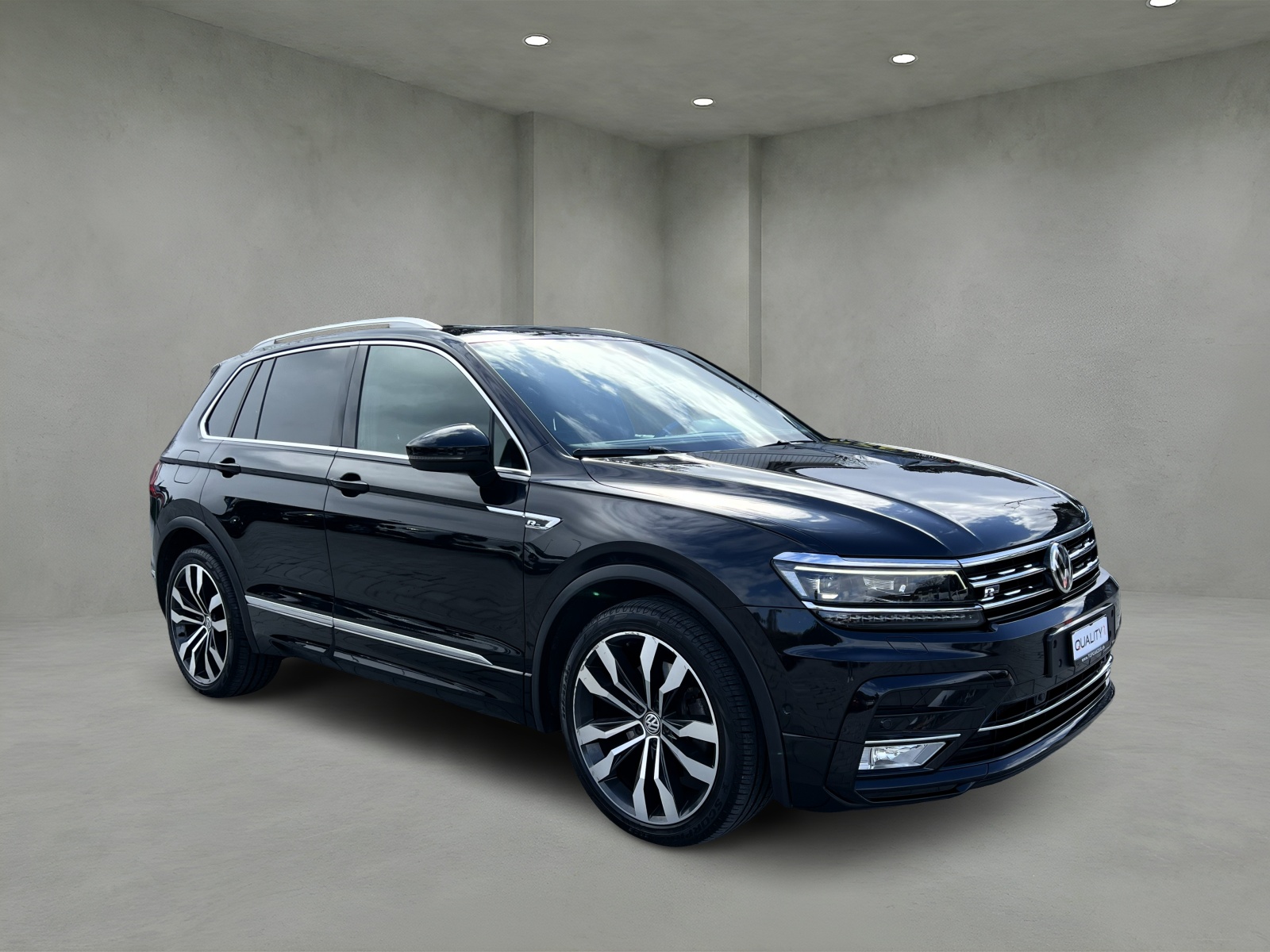 VW Tiguan 2.0 TDI SCR R-Line 4Motion DSG-image-6