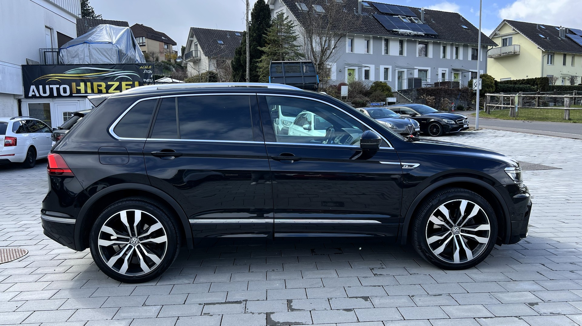 VW Tiguan 2.0 TDI SCR R-Line 4Motion DSG-image-5