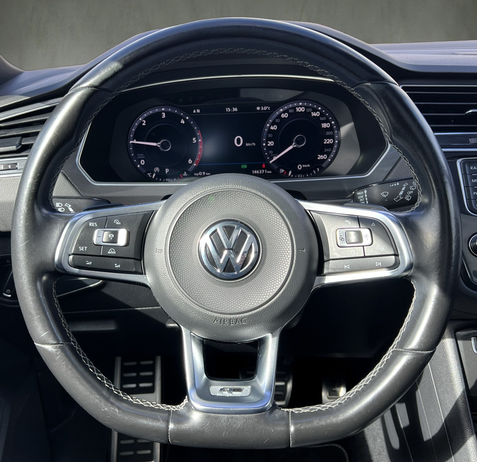 VW Tiguan 2.0 TDI SCR R-Line 4Motion DSG-image-24