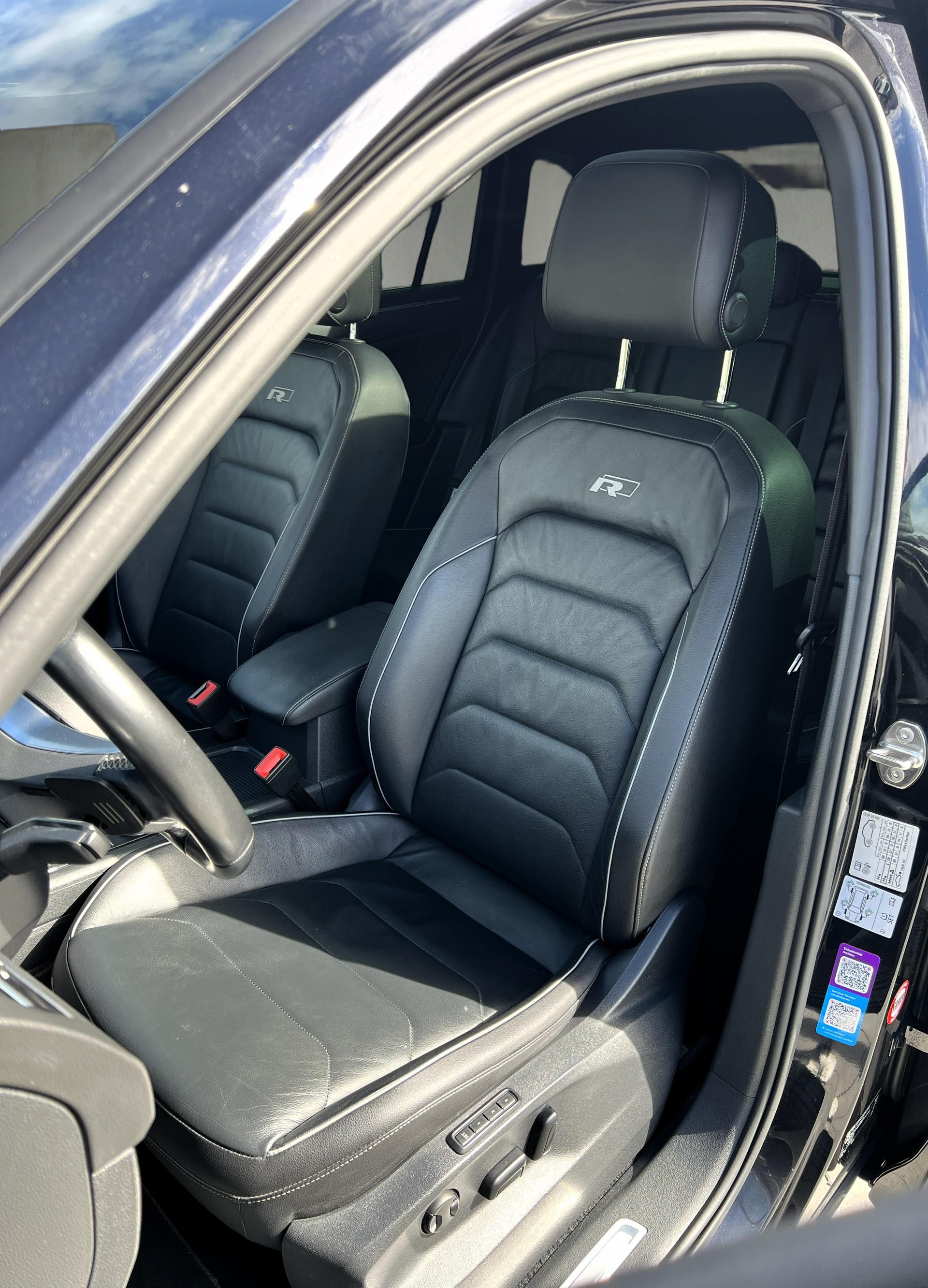 VW Tiguan 2.0 TDI SCR R-Line 4Motion DSG-image-18
