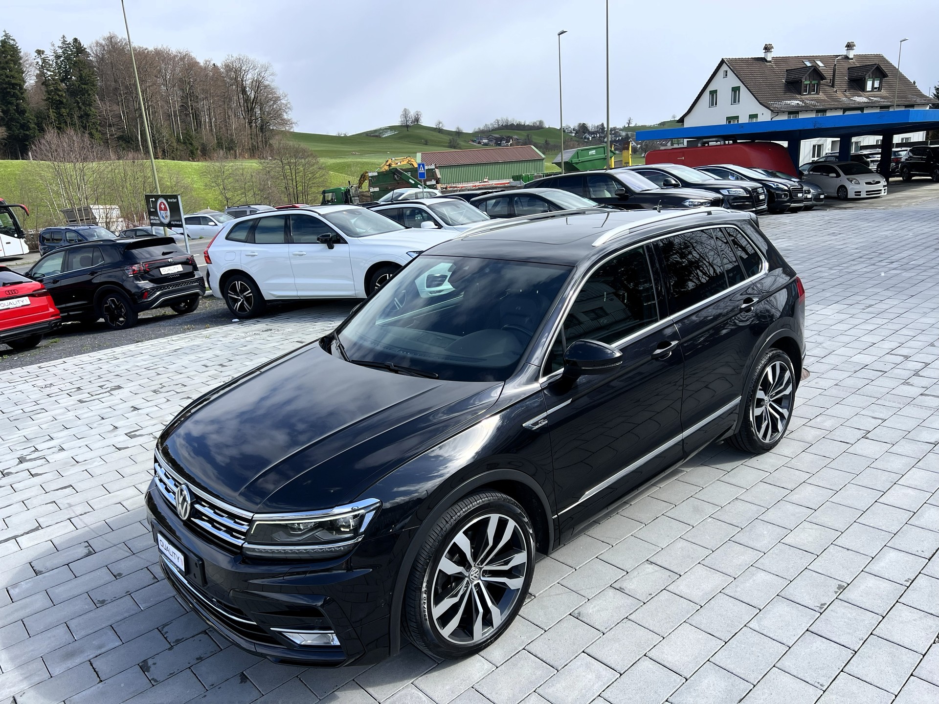 VW Tiguan 2.0 TDI SCR R-Line 4Motion DSG-image-10