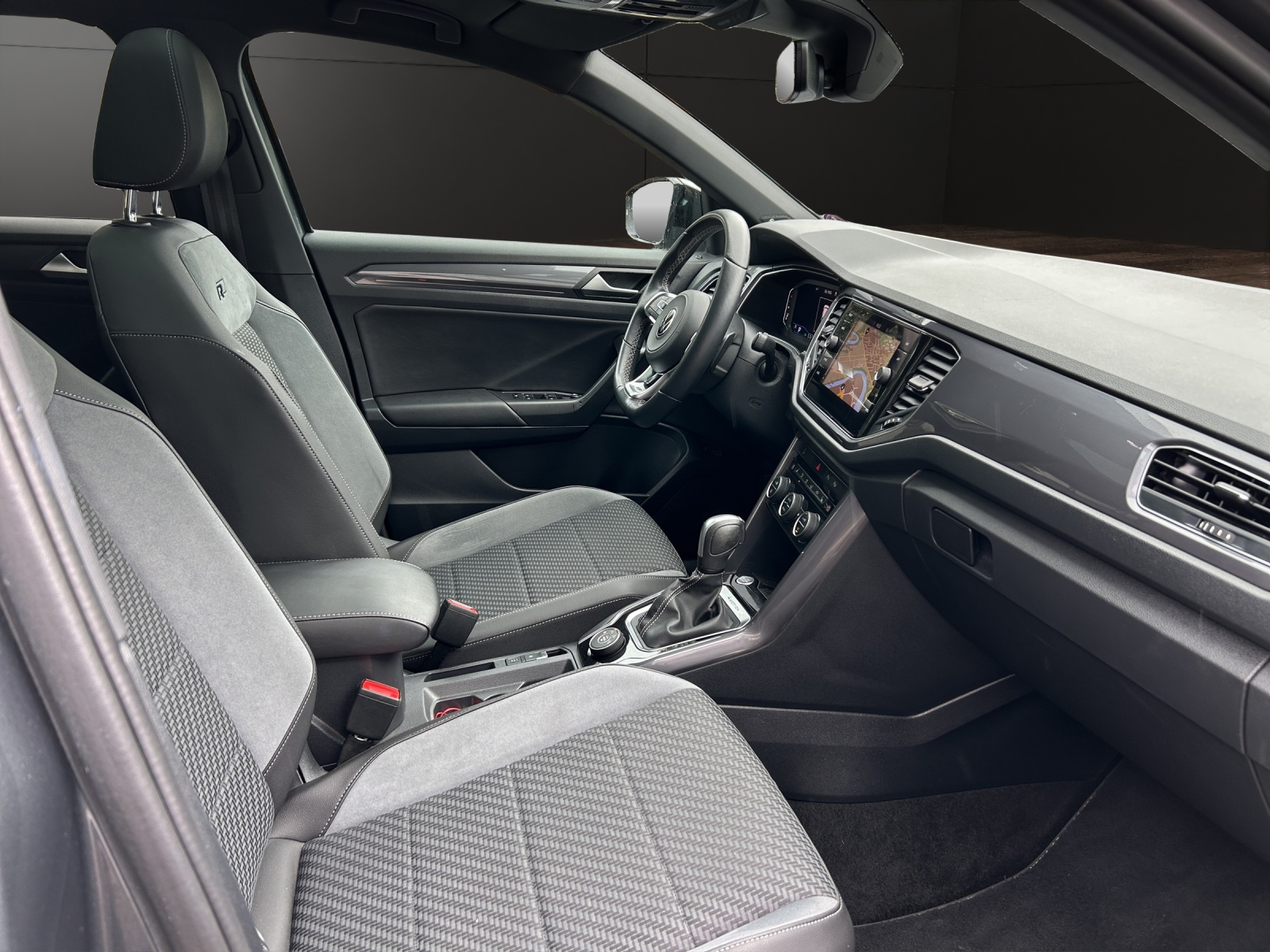 VW T-Roc 2.0 TSI Sport Selection DSG 4Motion-image-15