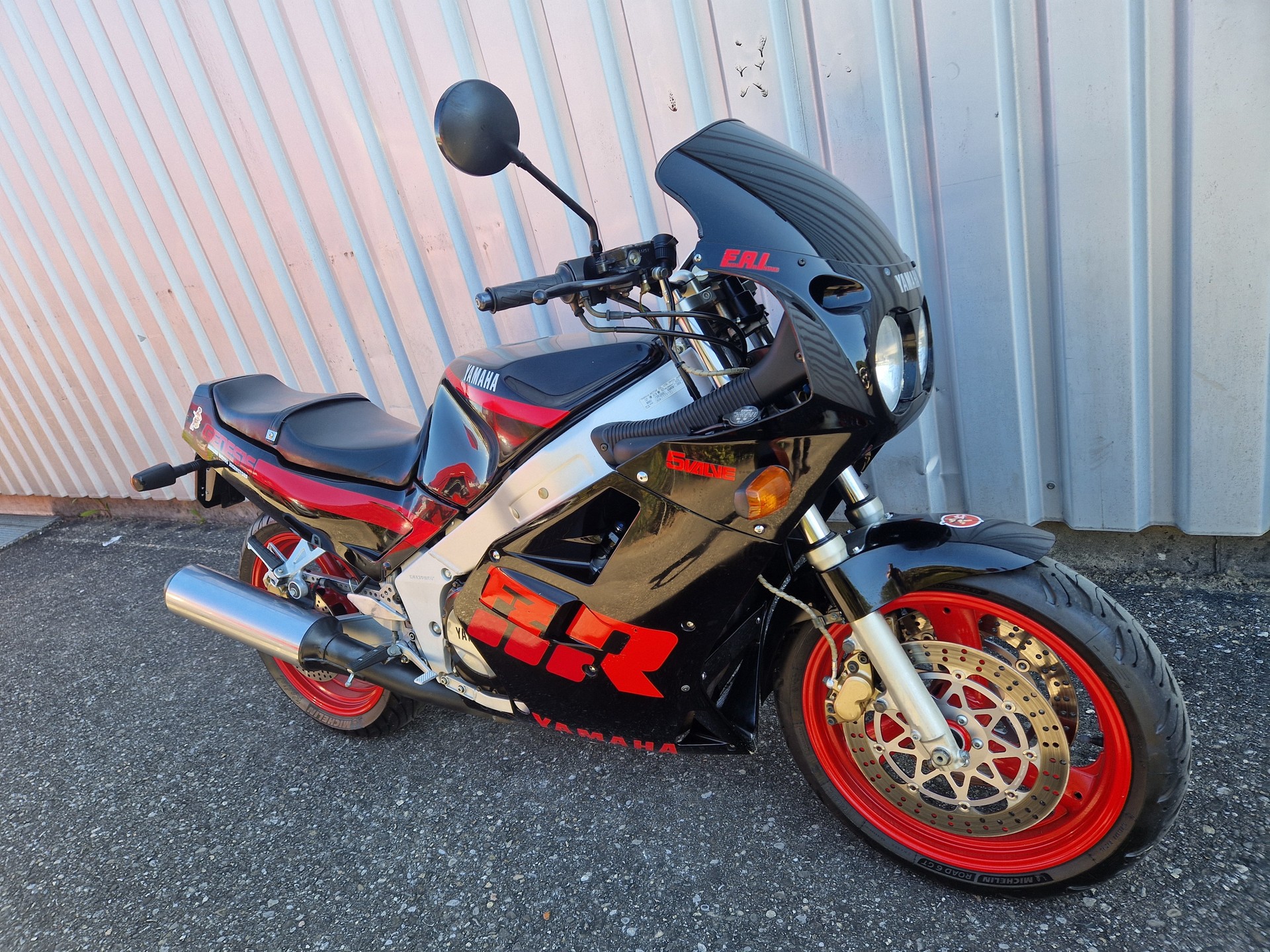YAMAHA FZR 1000 KUNDENAUFTRAG-showroom-element-1