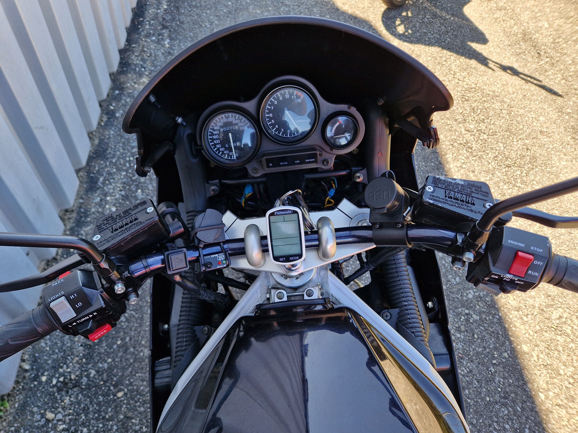 YAMAHA FZR 1000 KUNDENAUFTRAG-image-15