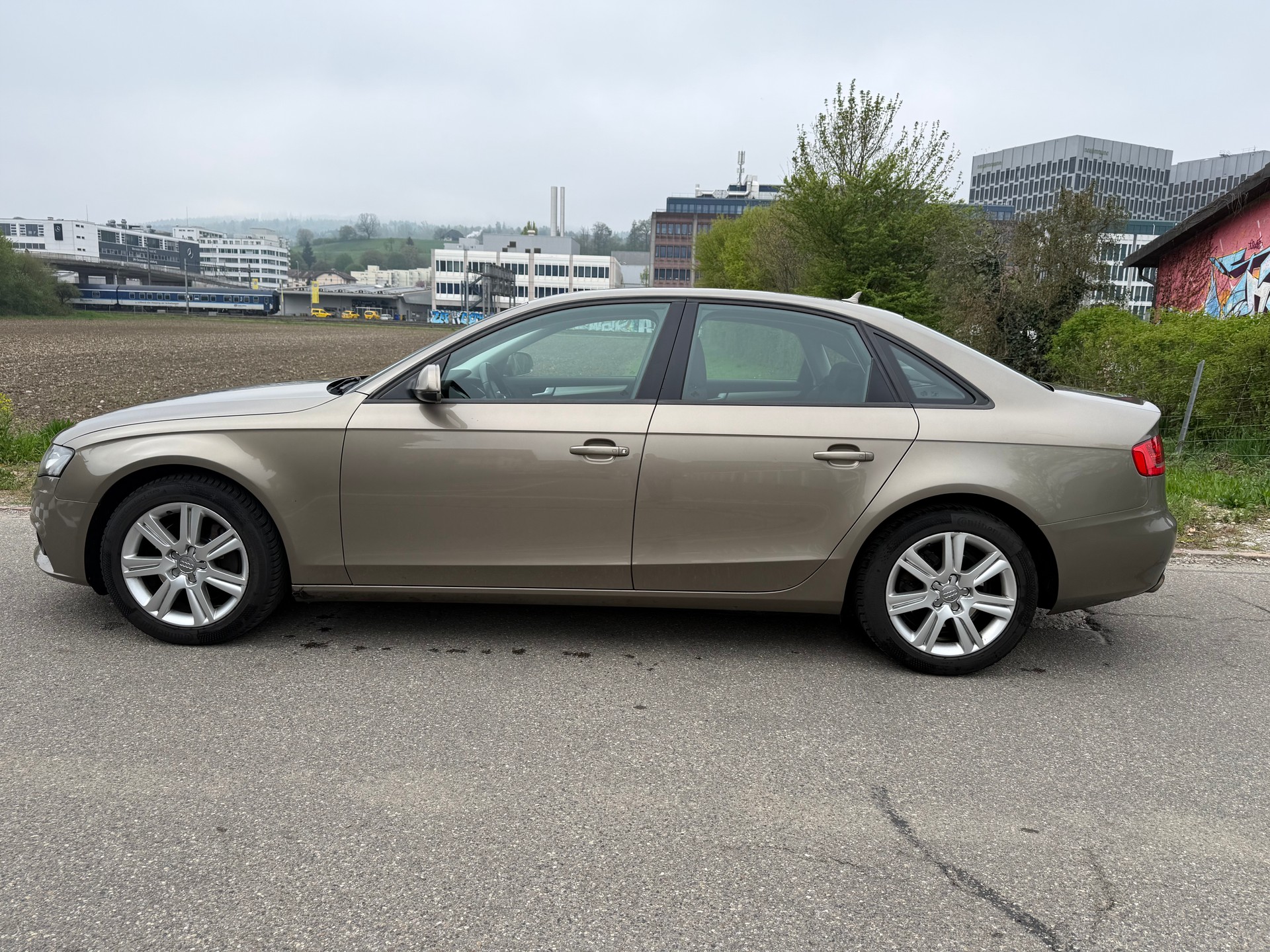 AUDI A4 Limousine 2.0 TFSI quattro S-tronic-image-7