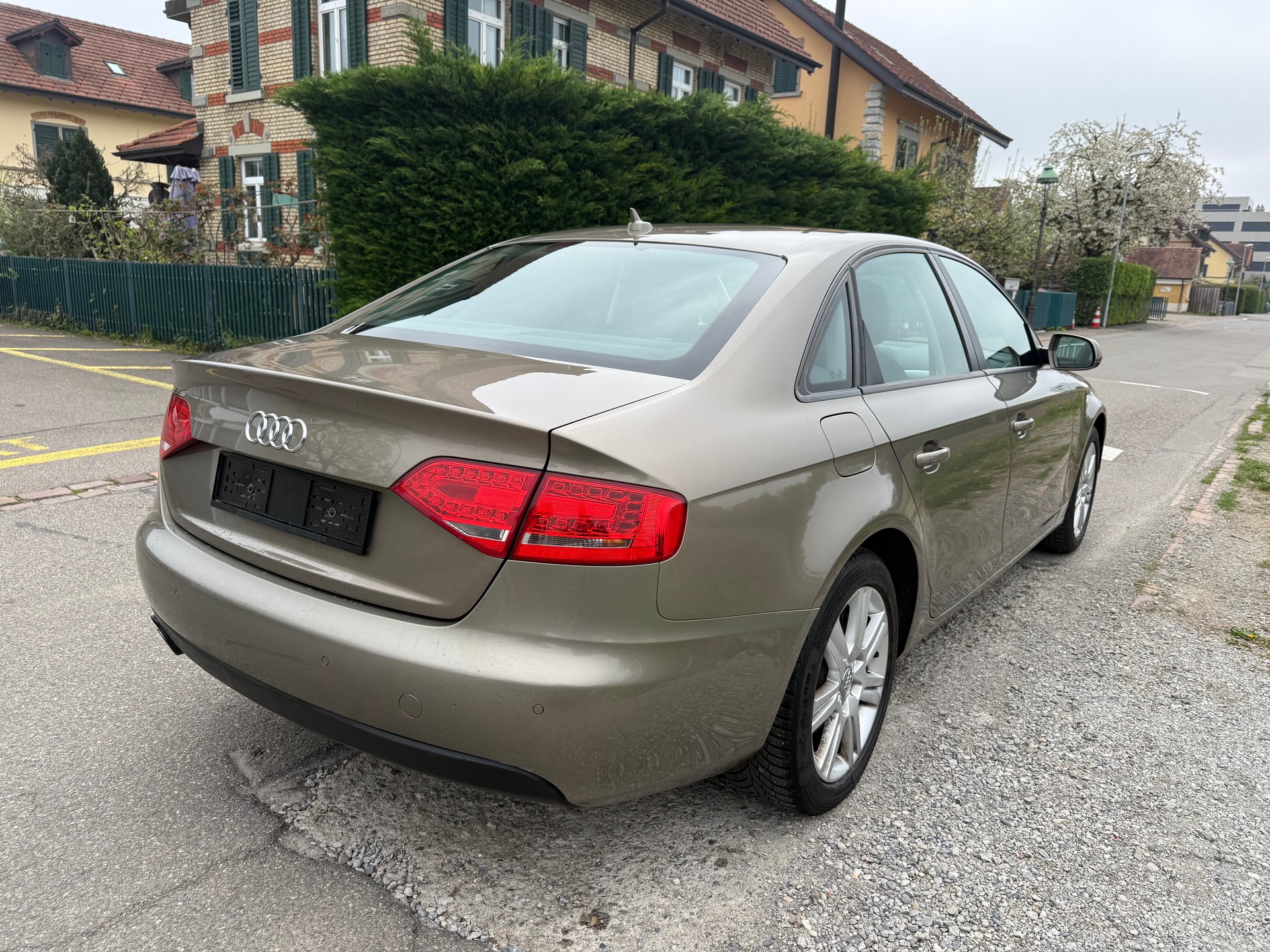 AUDI A4 Limousine 2.0 TFSI quattro S-tronic-image-4
