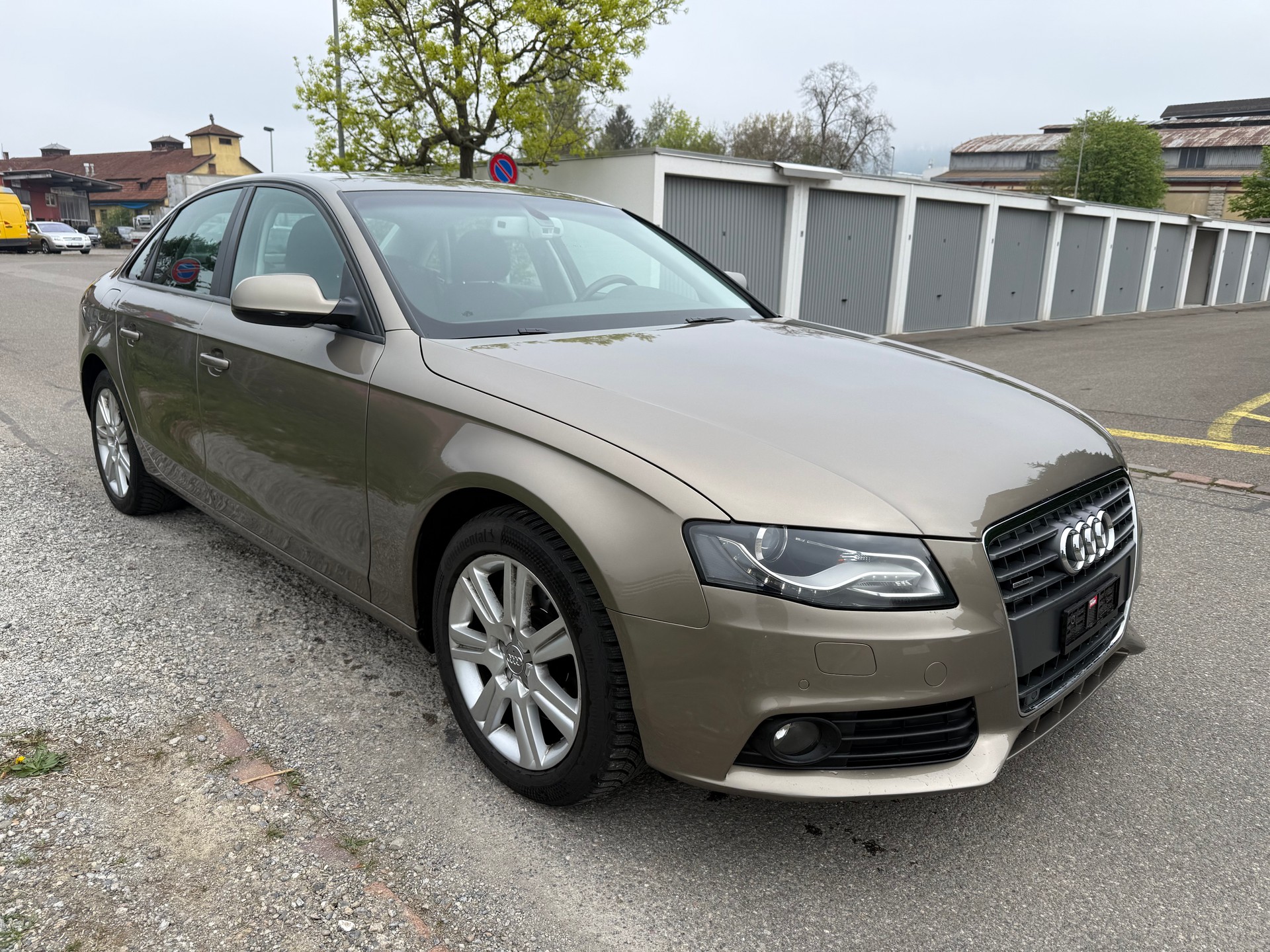 AUDI A4 Limousine 2.0 TFSI quattro S-tronic-image-2