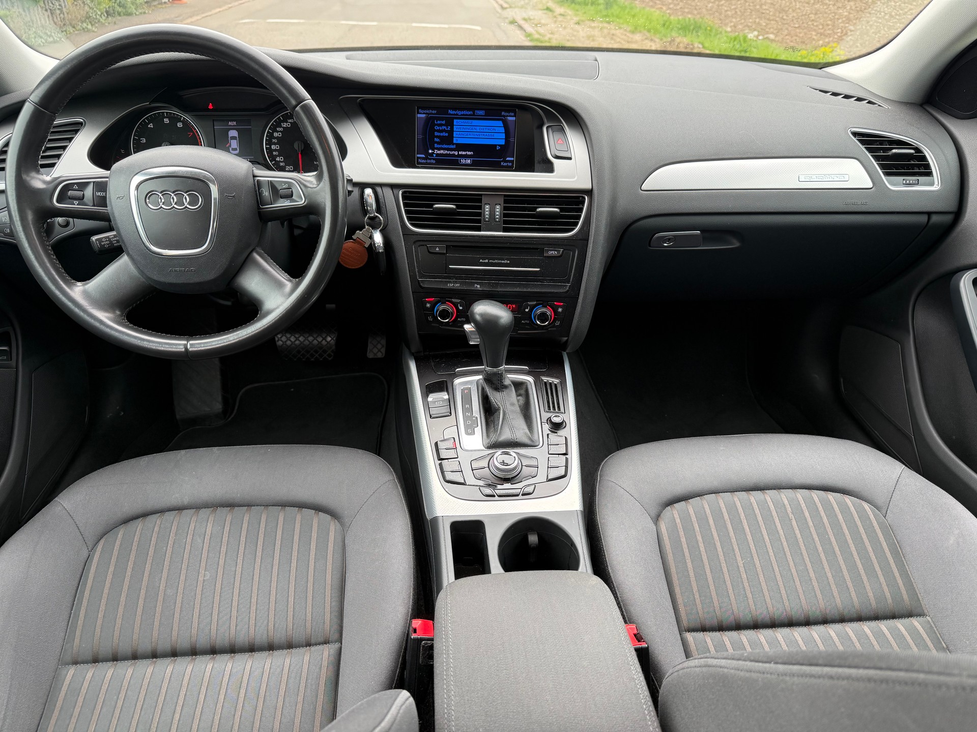 AUDI A4 Limousine 2.0 TFSI quattro S-tronic-image-9