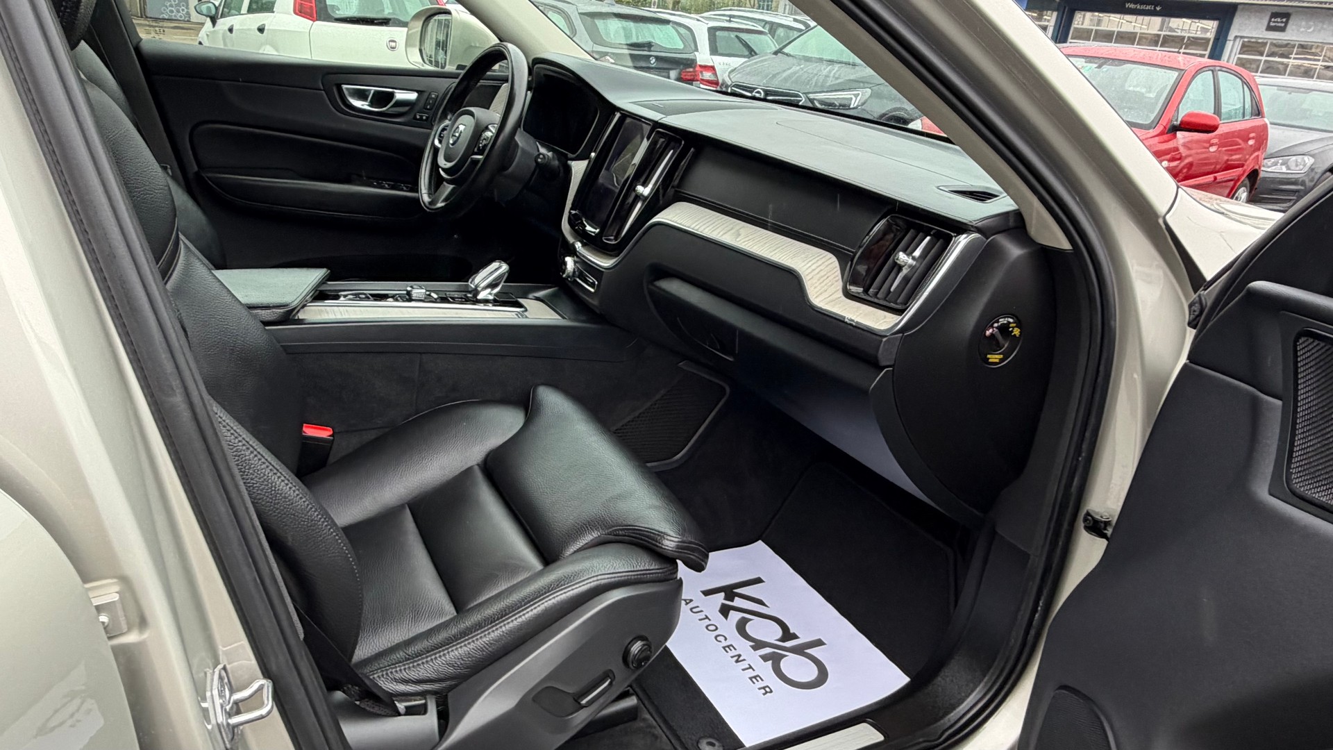 VOLVO XC60 T8 eAWD Inscription Expression Geartronic-image-9