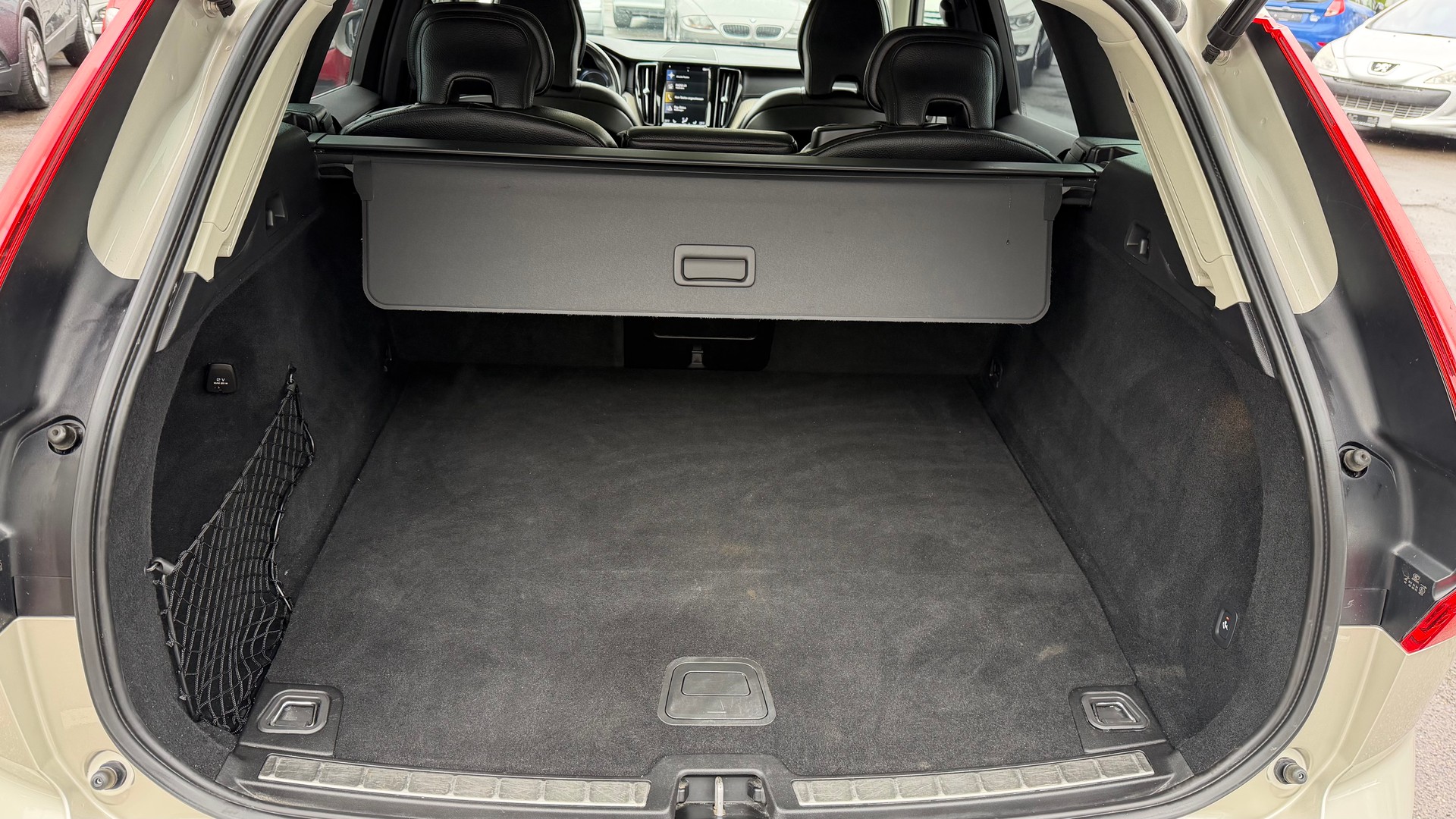 VOLVO XC60 T8 eAWD Inscription Expression Geartronic-image-8