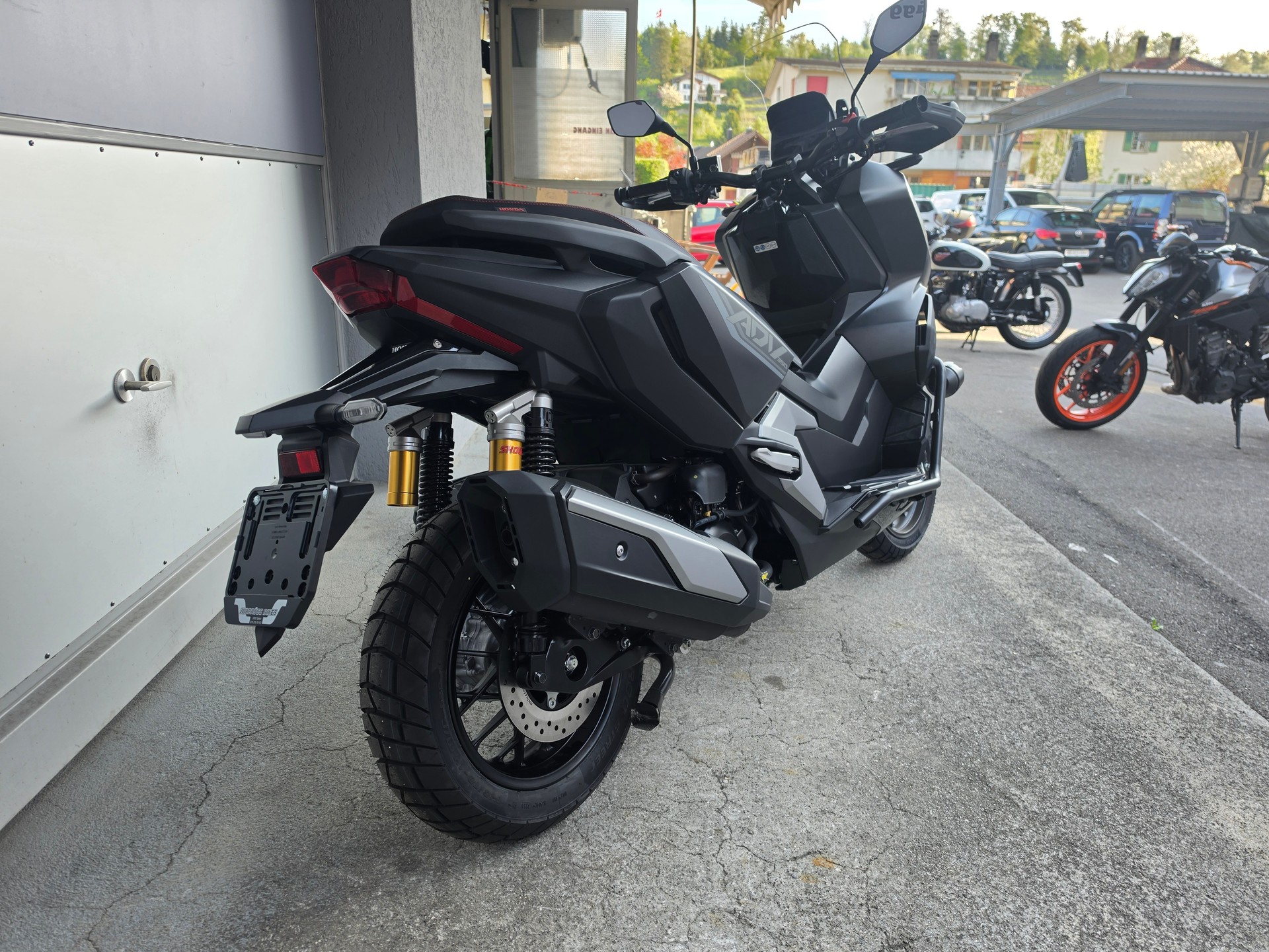 HONDA ADV 350-showroom-element-2