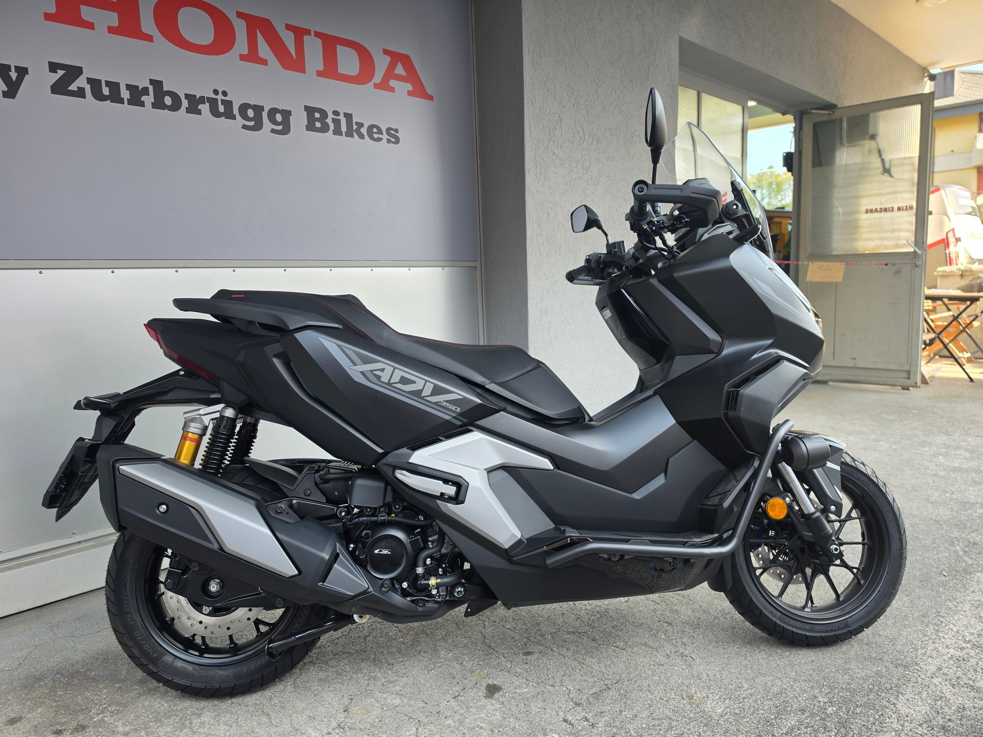 HONDA ADV 350-showroom-element-1