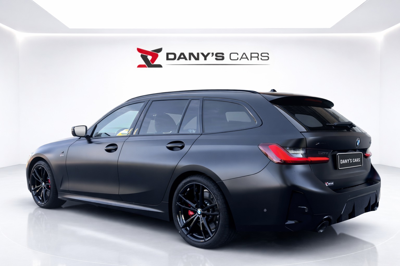 BMW M330d xDrive SAG Touring M-Sport Pro Individual-image-6