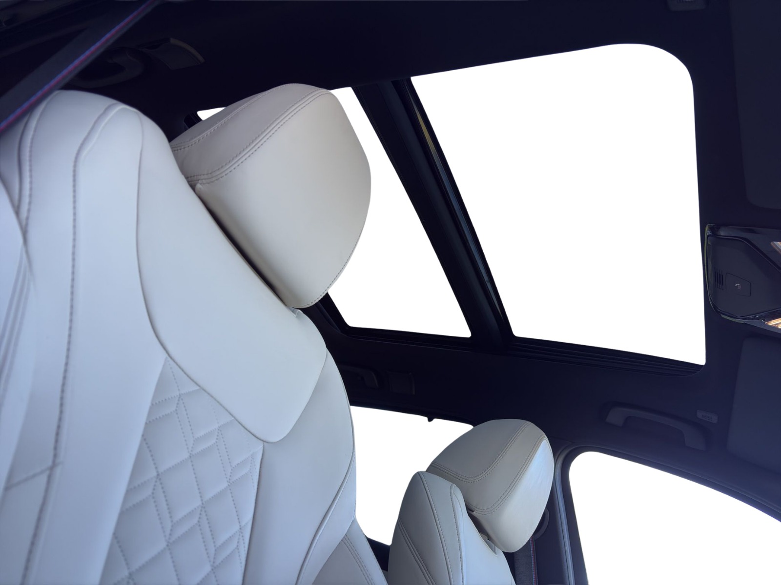 BMW M330d xDrive SAG Touring M-Sport Pro Individual-image-25