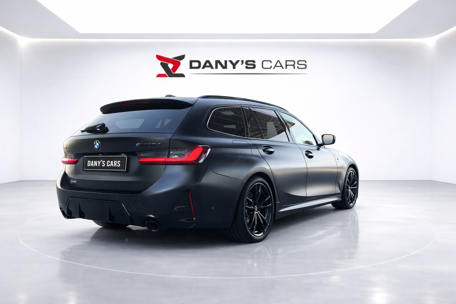 BMW M330d xDrive SAG Touring M-Sport Pro Individual-image-4