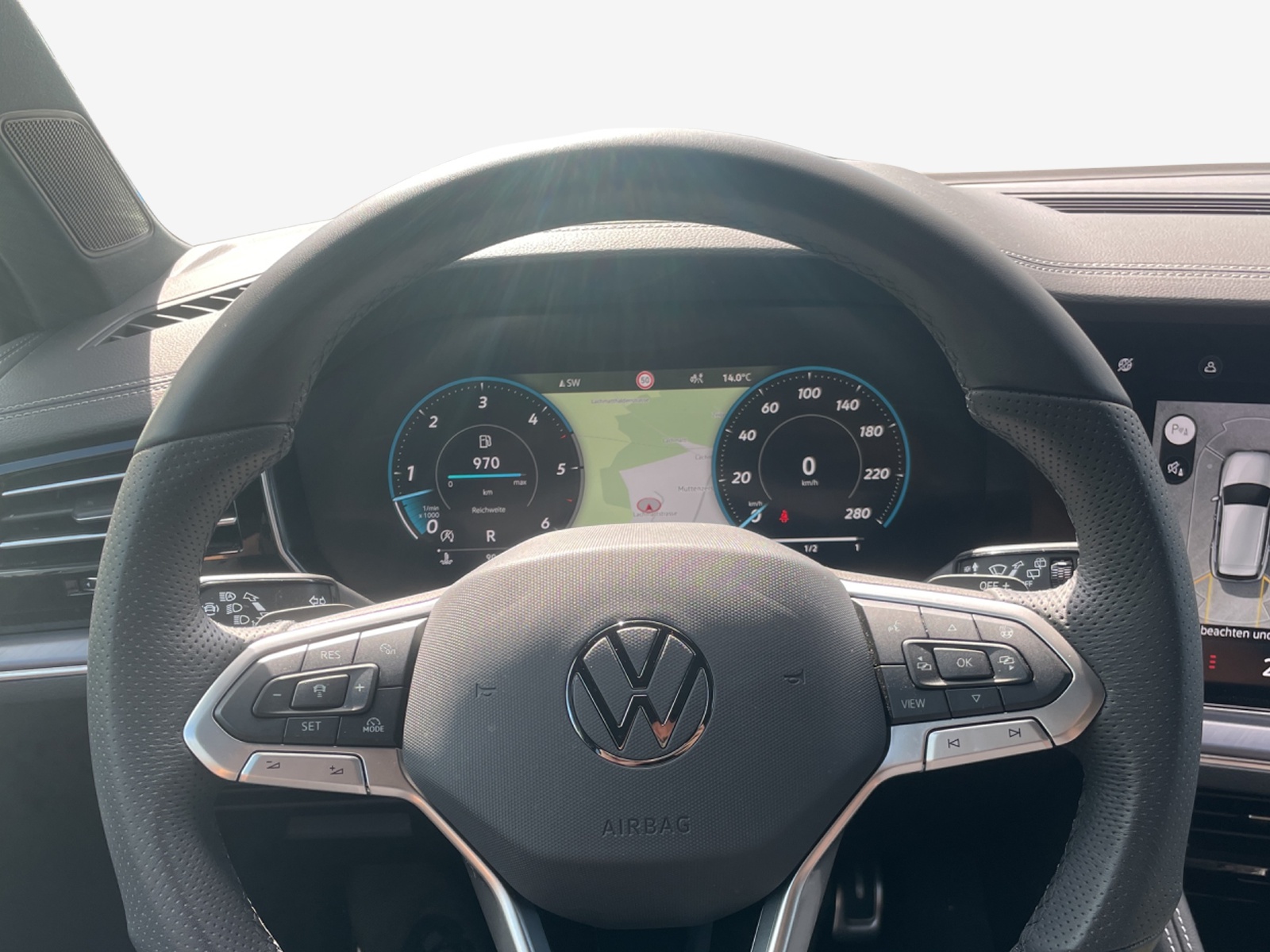 VW Touareg 3.0 TDI R-Line Tiptronic-image-9