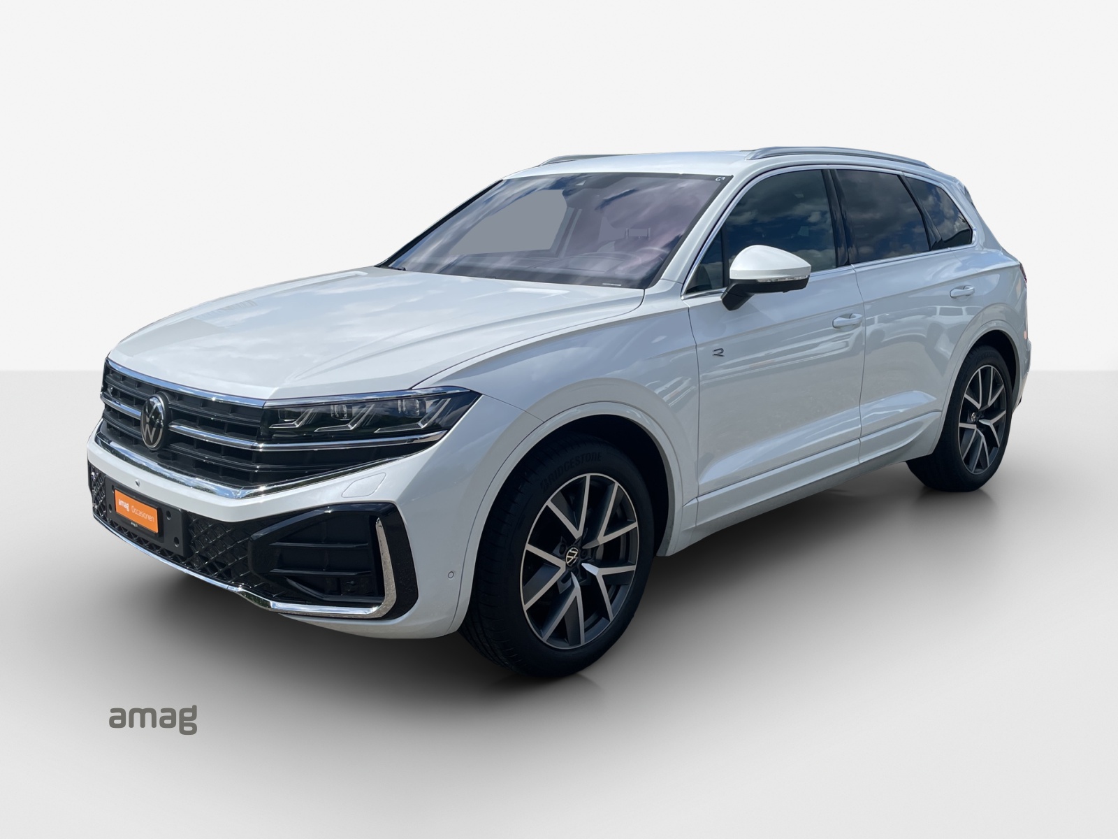 VW Touareg 3.0 TDI R-Line Tiptronic-image-0