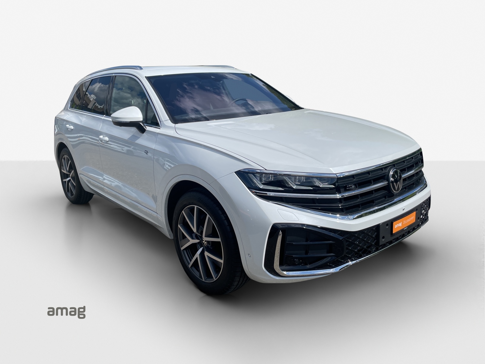 VW Touareg 3.0 TDI R-Line Tiptronic-image-5