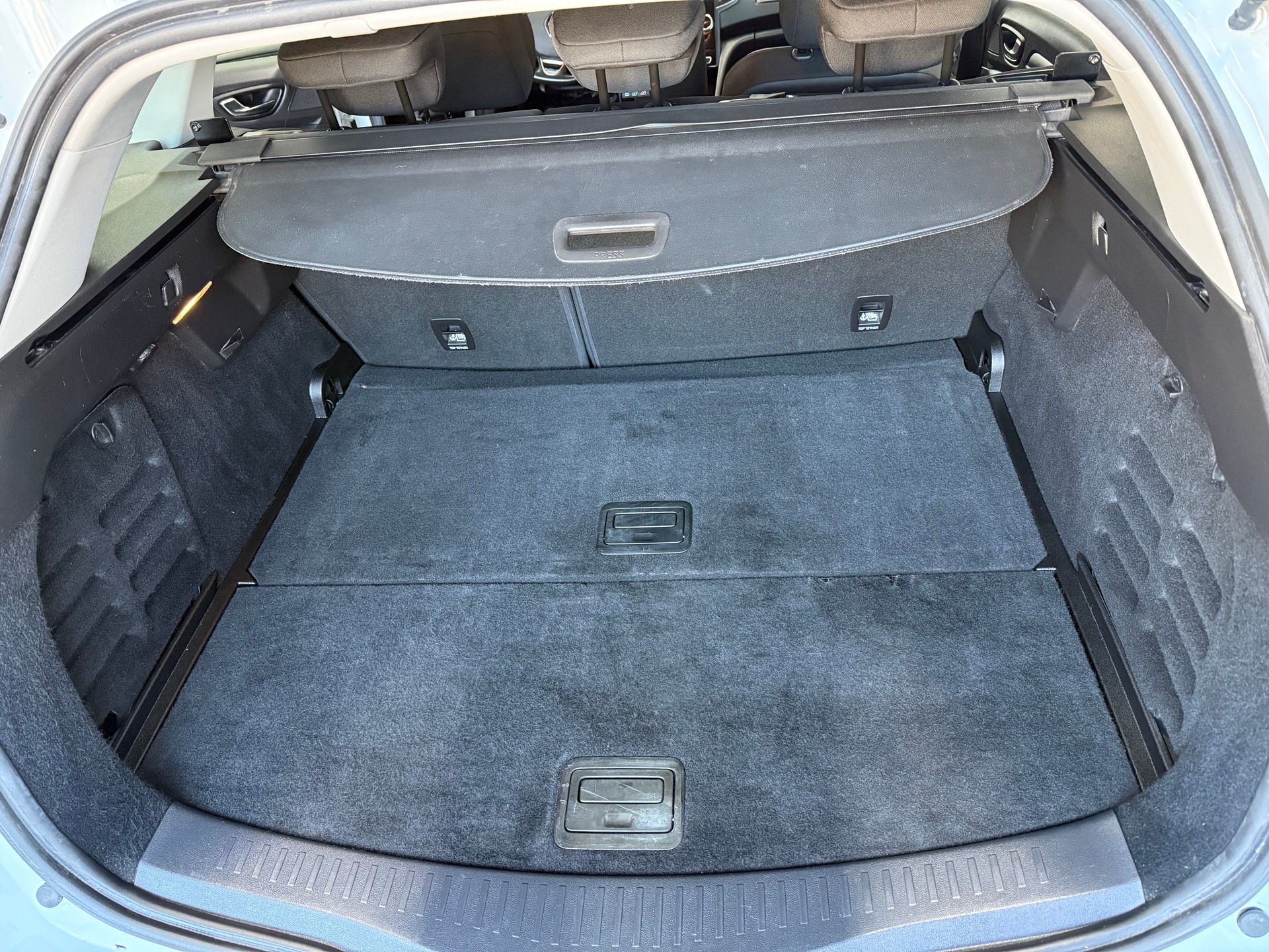 RENAULT Mégane Grandtour 1.5 dCi Business EDC-image-12