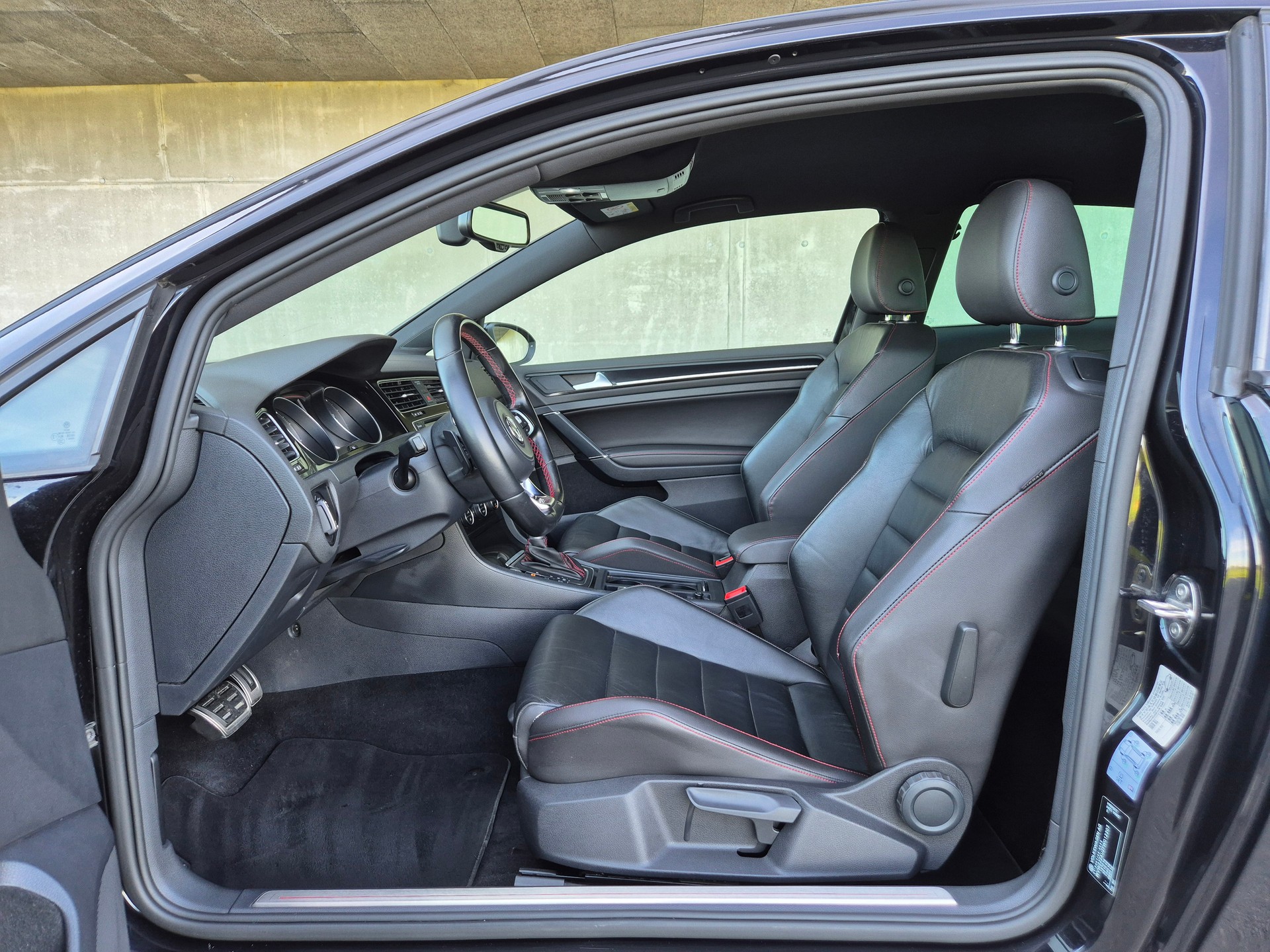 VW Golf 2.0 TSI GTI Performance DSG-image-8