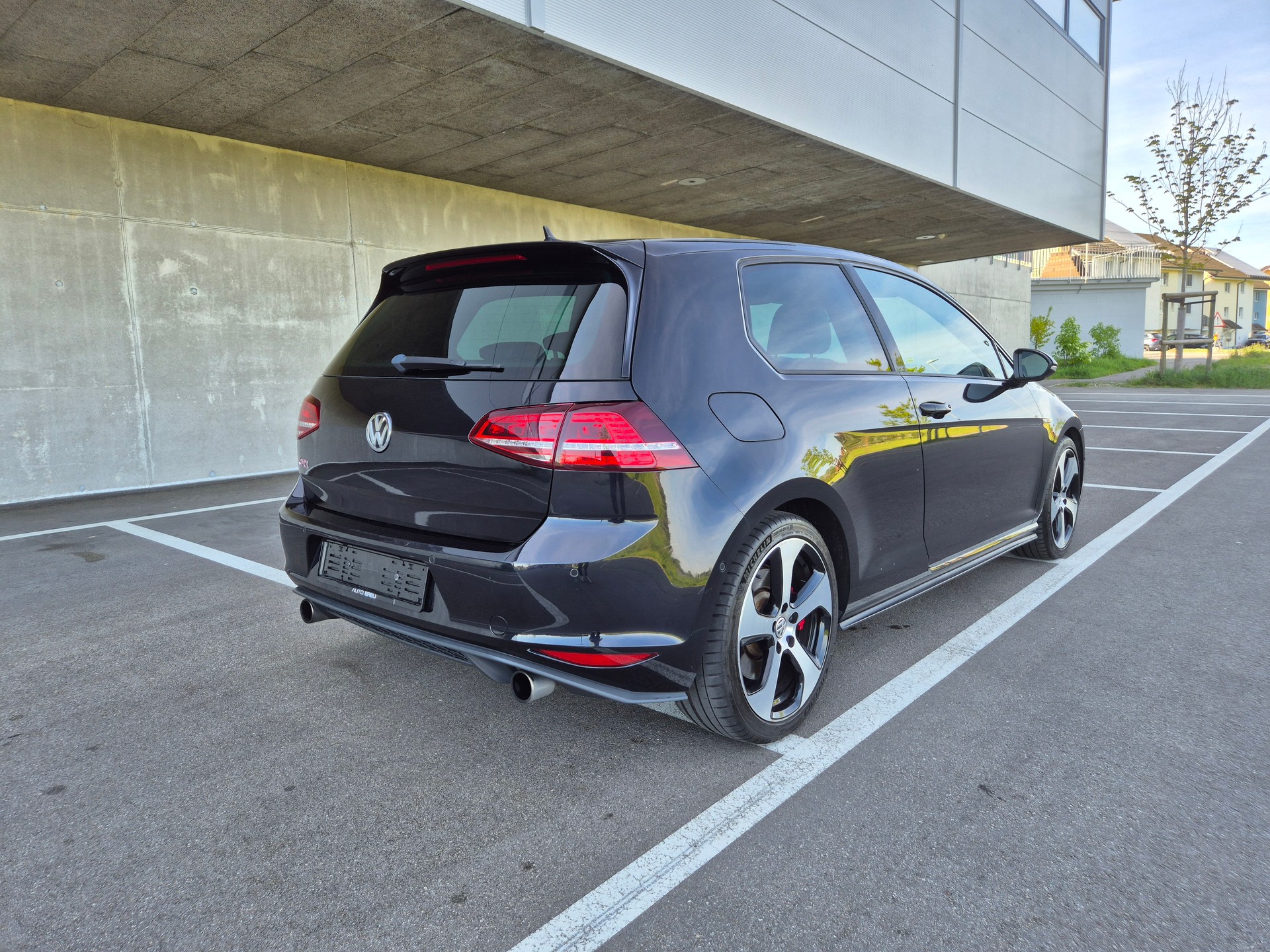 VW Golf 2.0 TSI GTI Performance DSG-image-4