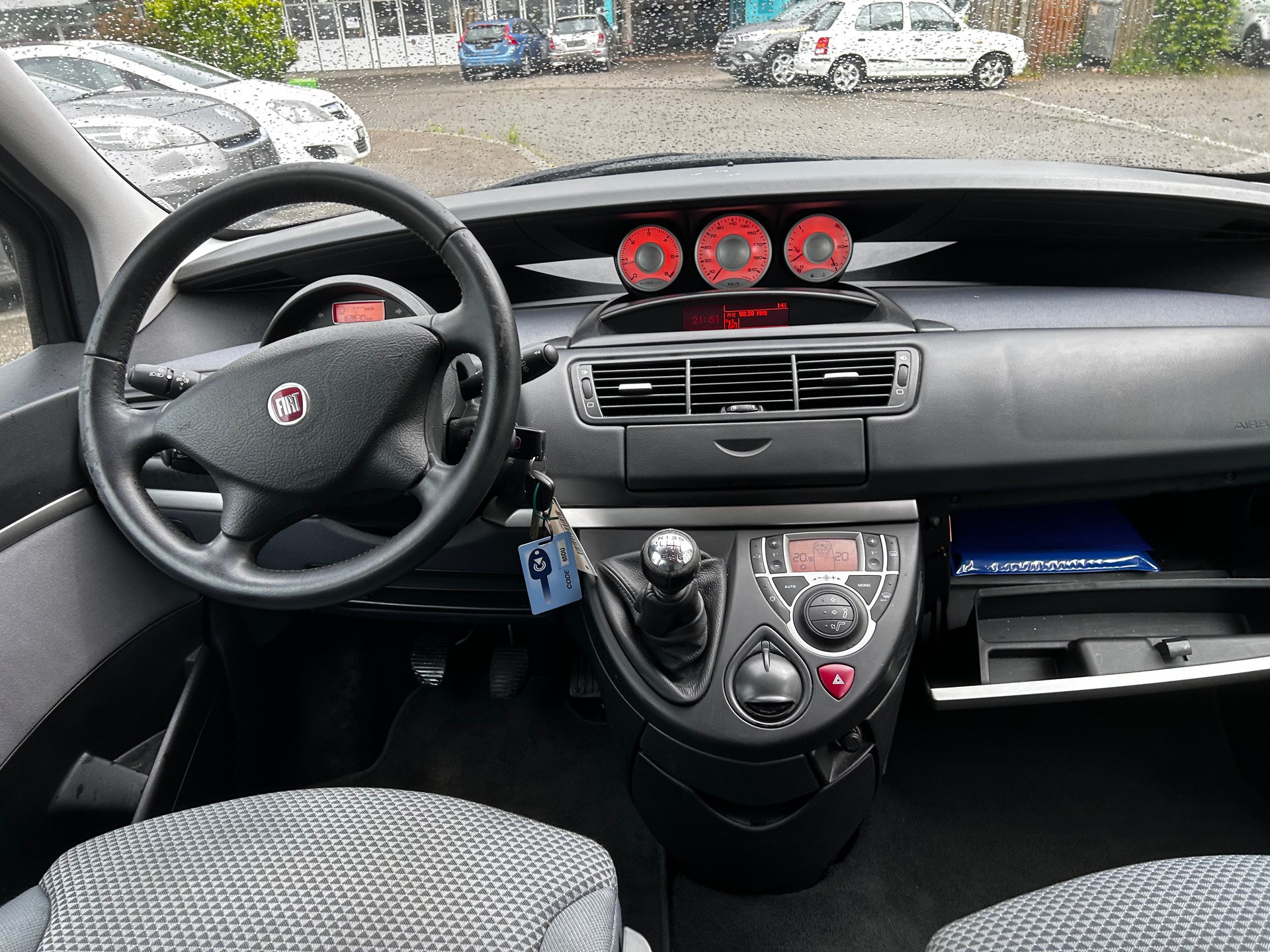 FIAT Ulysse 2.2 16V JTD Swiss Edition-image-10