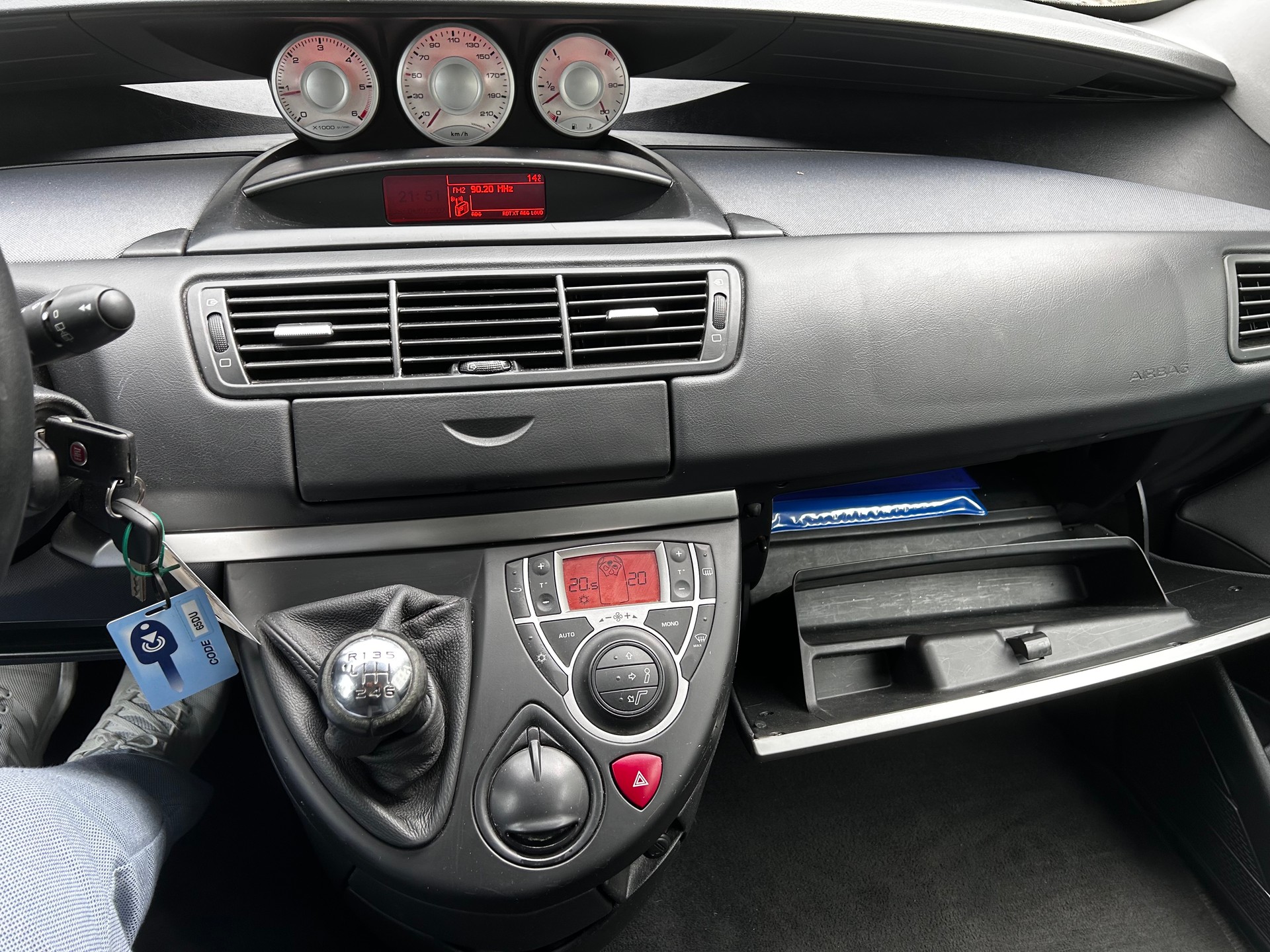 FIAT Ulysse 2.2 16V JTD Swiss Edition-image-12