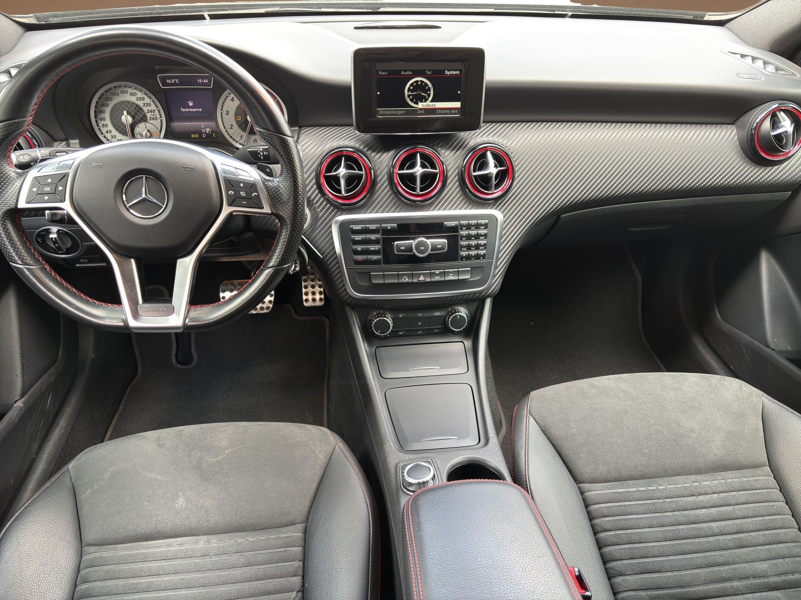 MERCEDES-BENZ A 250 Sport 7G-DCT-image-7