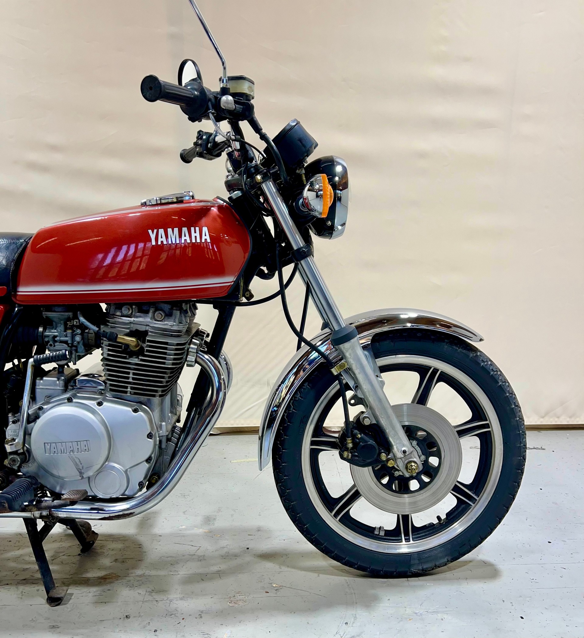 YAMAHA 1 U 5-showroom-element-1